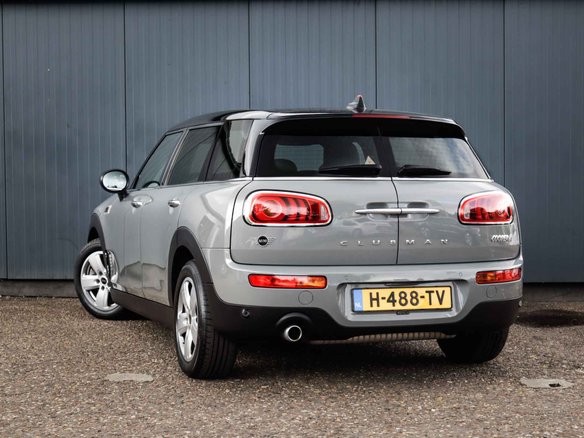 MINI Clubman 1.5 Cooper Business Edition (136 PK) 2e-Eig, Keurig-Onderh, 12-Mnd-BOVAG, NL-Auto, Alarm-Klasse-3, Airco, Navigatie, Cruisecontrol, Licht-Zicht-Pakket, Parkeersensoren-V+A, Bluetooth, Lm-Velgen-17Inch, Privacy-Glas - 33/36