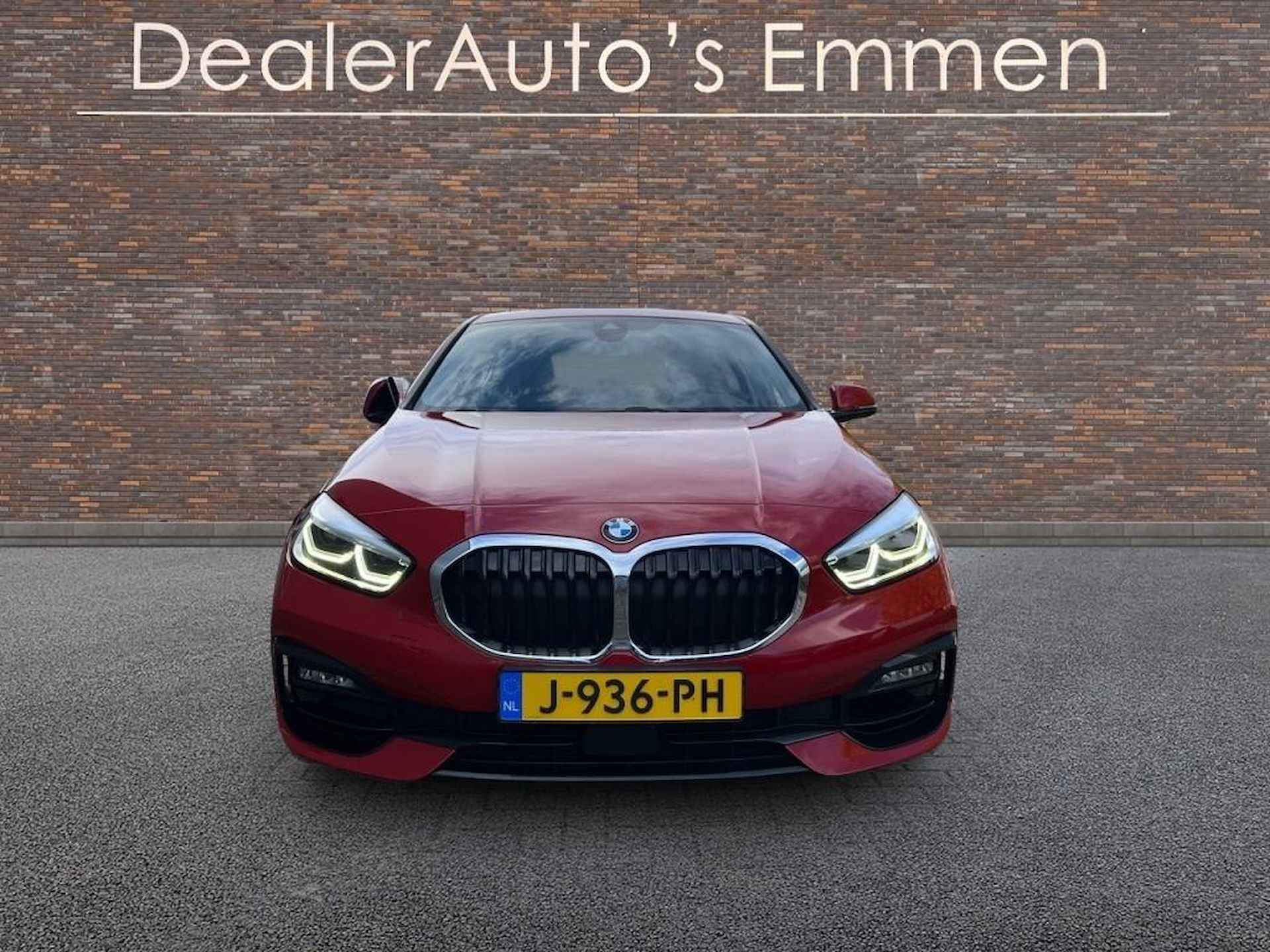 BMW 1-serie 118i LED SPORTSTOELEN LEDER NAVIGATIE LMV - 10/47