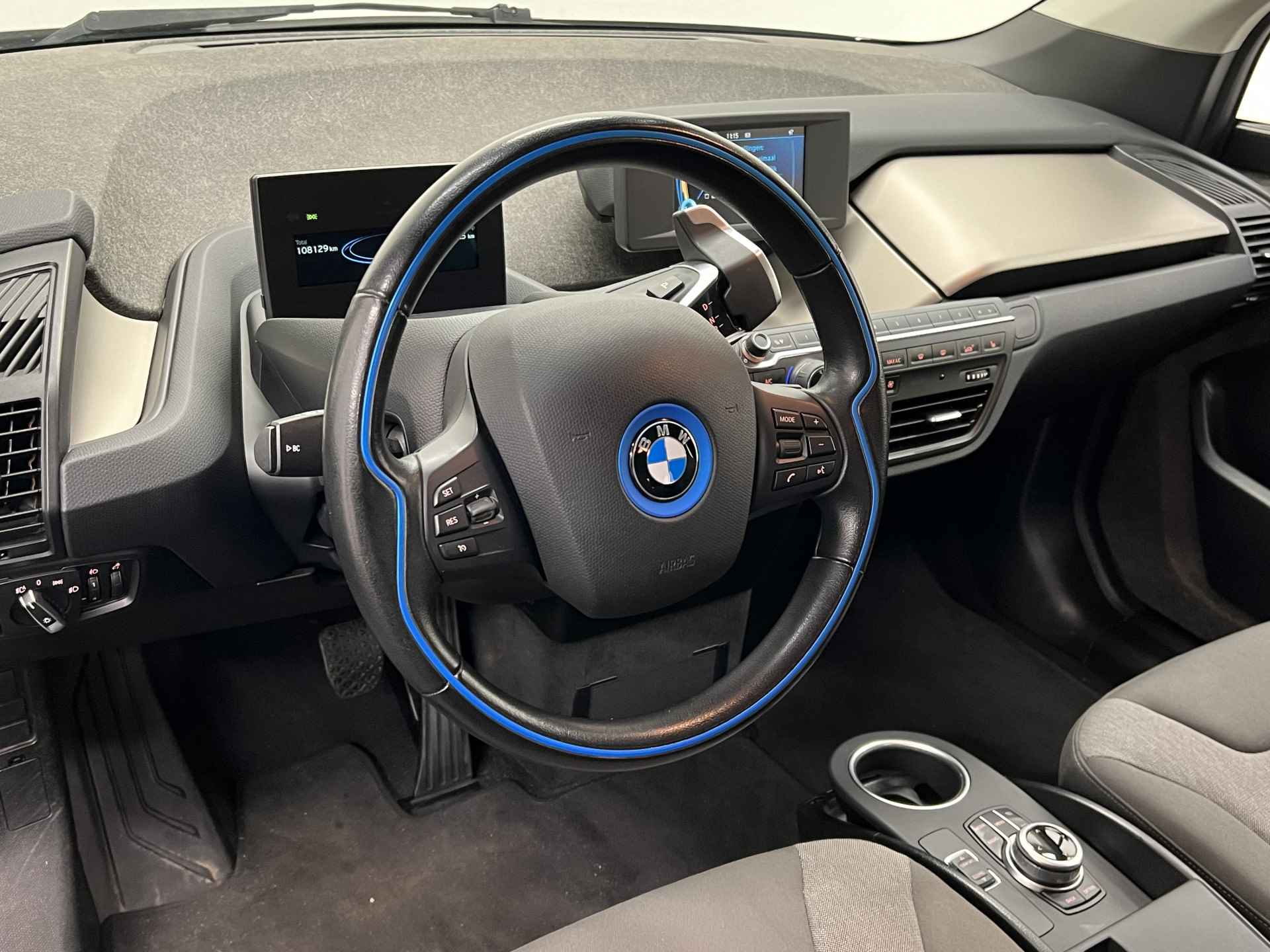 BMW i3 Basis 94Ah 33 kWh | €2000,- SUBSIDIE MOGELIJK | NAVIGATIE | STOELVERWARMING | - 2/37
