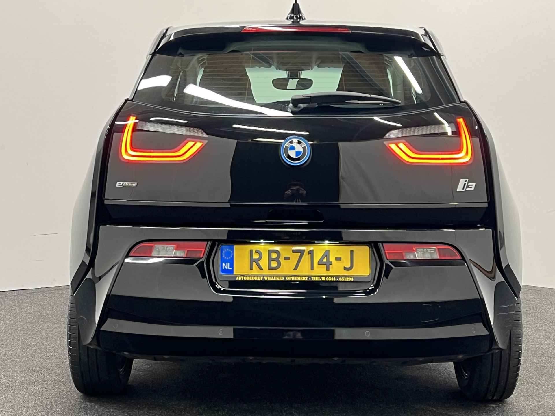 BMW i3 Basis 94Ah 33 kWh | €2000,- SUBSIDIE MOGELIJK | NAVIGATIE | STOELVERWARMING | - 8/37