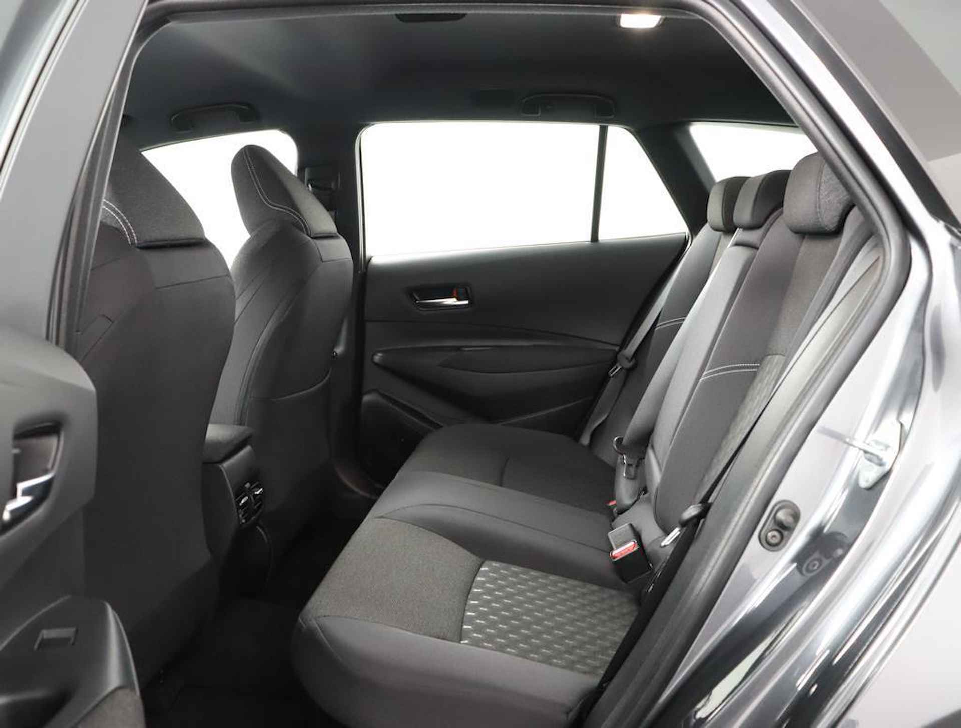 Toyota Corolla Touring Sports Hybrid 140 Active | Navigatie | Parkeercamera | Adaptive cruisecontrol | - 18/47