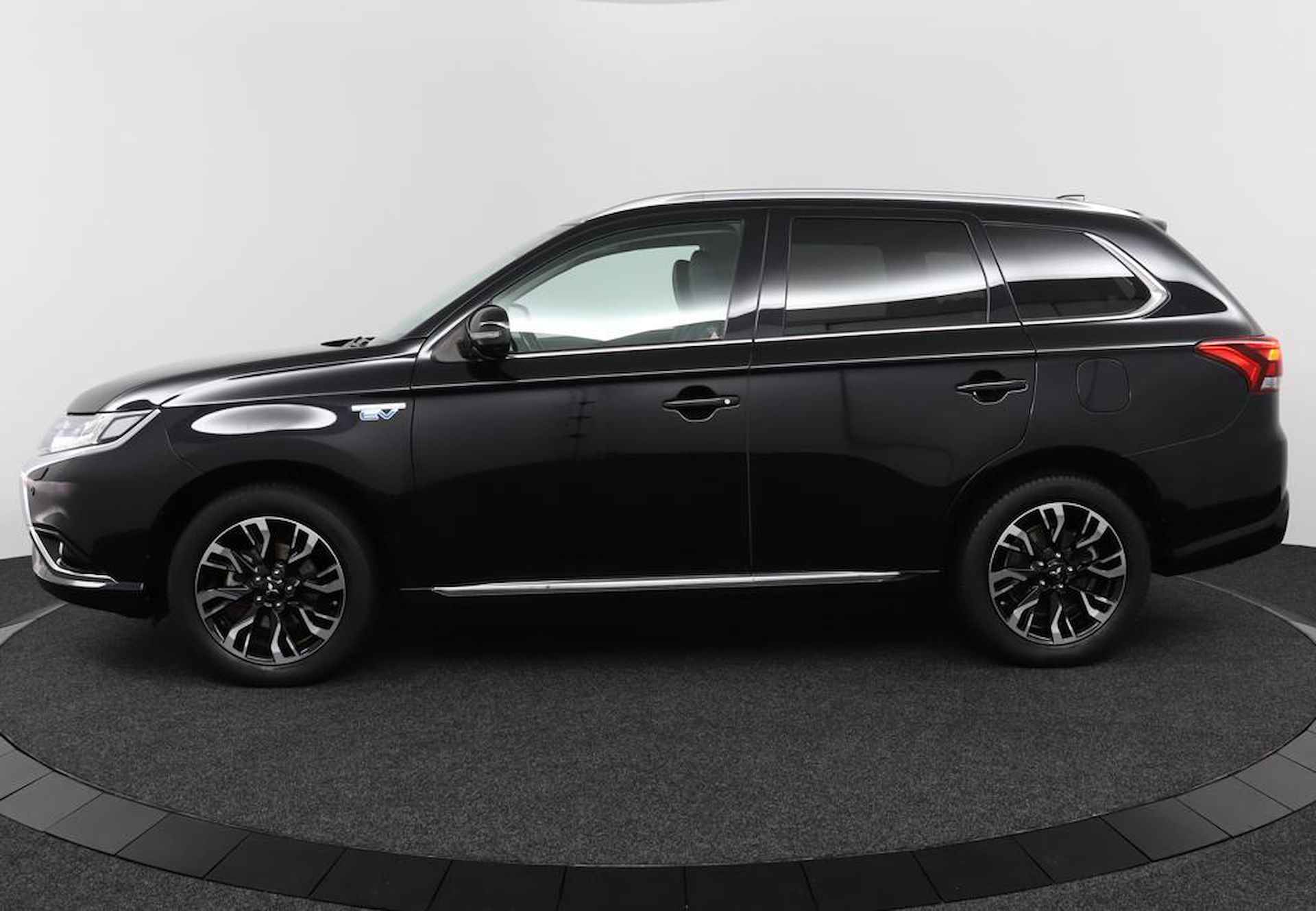 Mitsubishi Outlander 2.0 PHEV Premium - 2/48