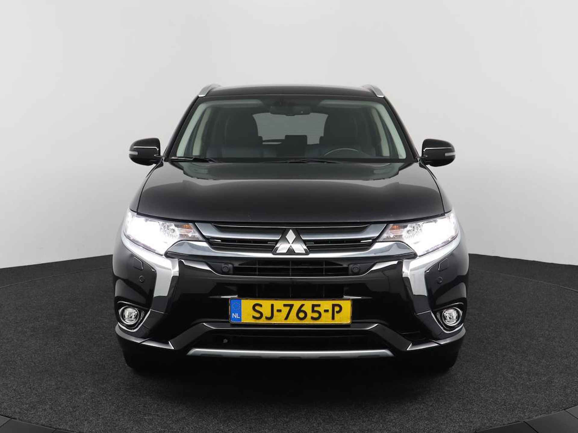 Mitsubishi Outlander 2.0 PHEV Premium - 8/48