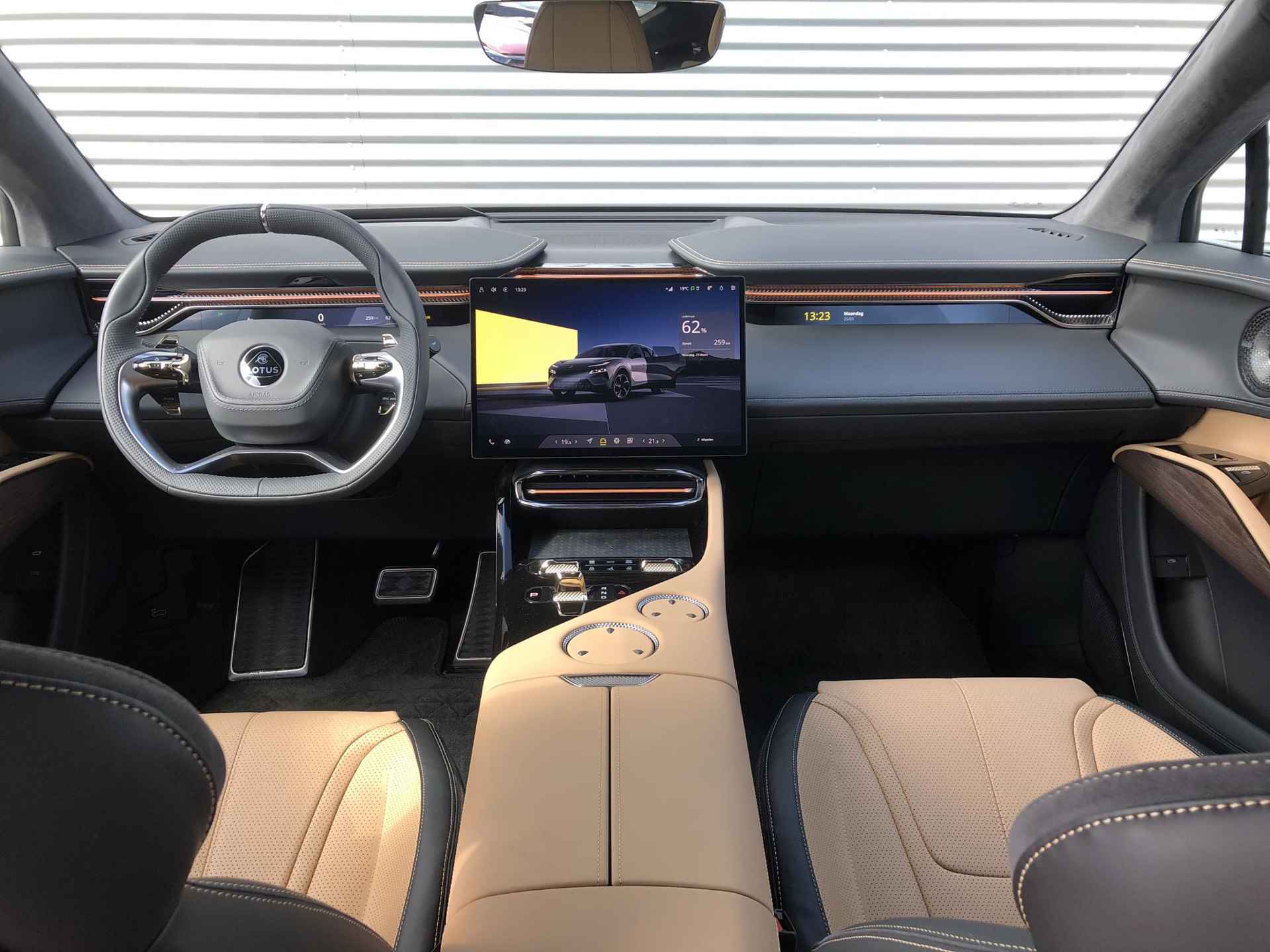 Lotus Eletre R 4WD 905pk | Trekhaak | Gold interieur | Comfort Stoelenpakket | Carplay | Carbon - 4/27