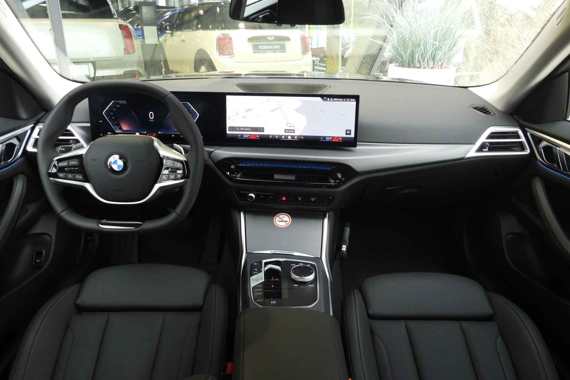 BMW 4 Serie Gran Coupé 420i High Executive M Sport Automaat / Stoelverwarming / Cruise Control / Parking Assistant / Widescreen Display / Live Cockpit Plus - 3/37