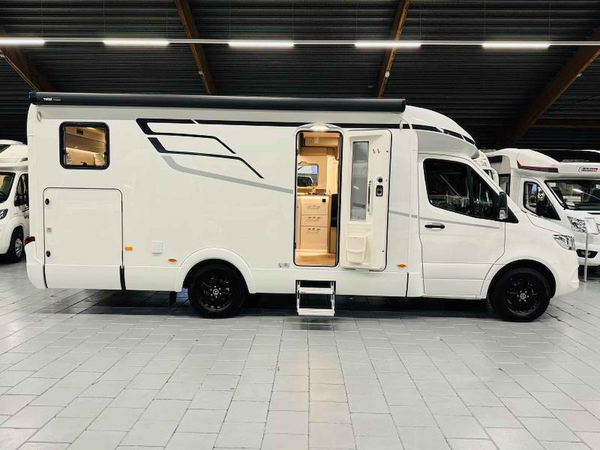 Hymer Tramp 685 Mercedes 9-Traps Automaat - 4/24