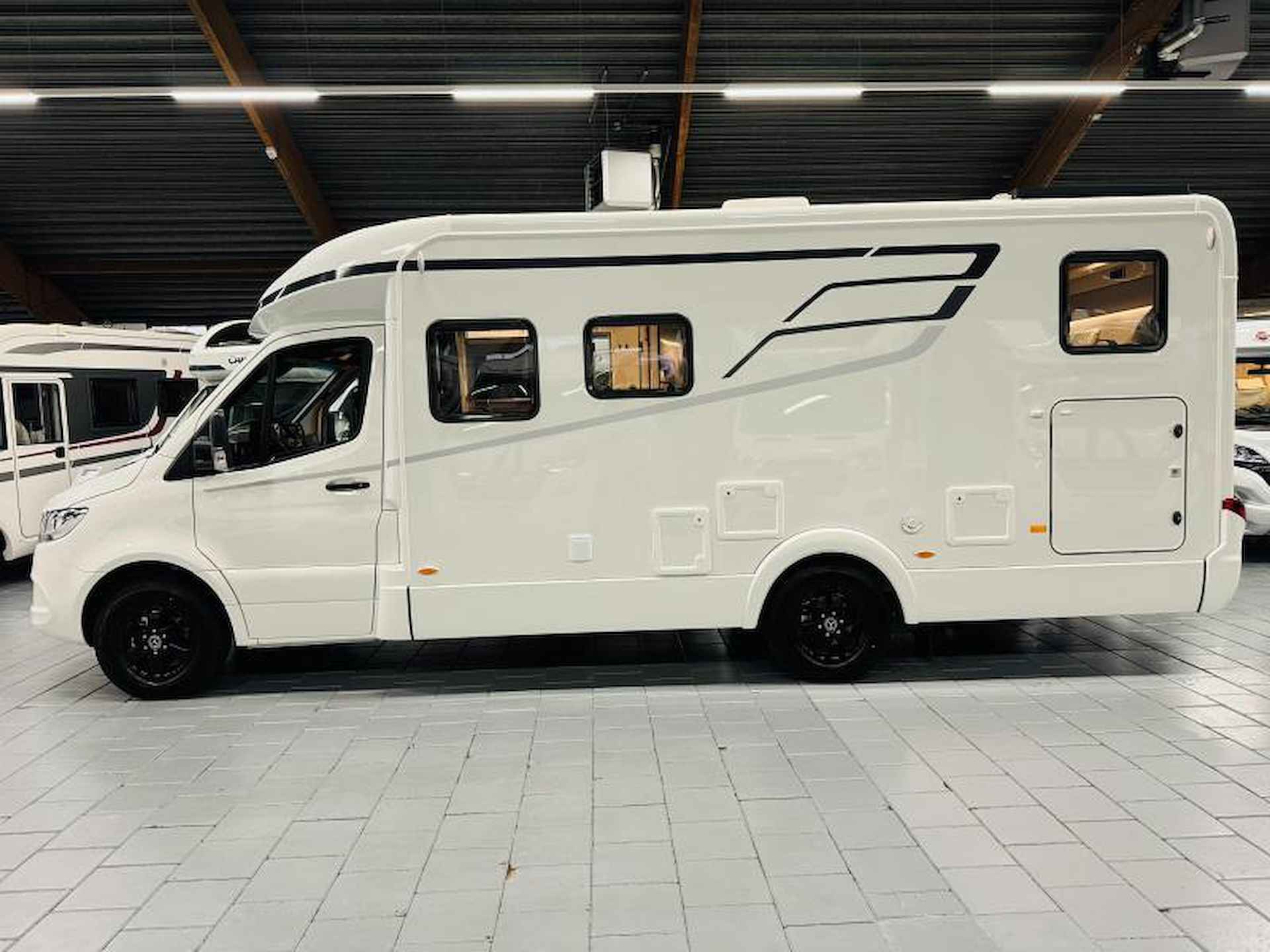 Hymer Tramp 685 Mercedes 9-Traps Automaat - 8/24