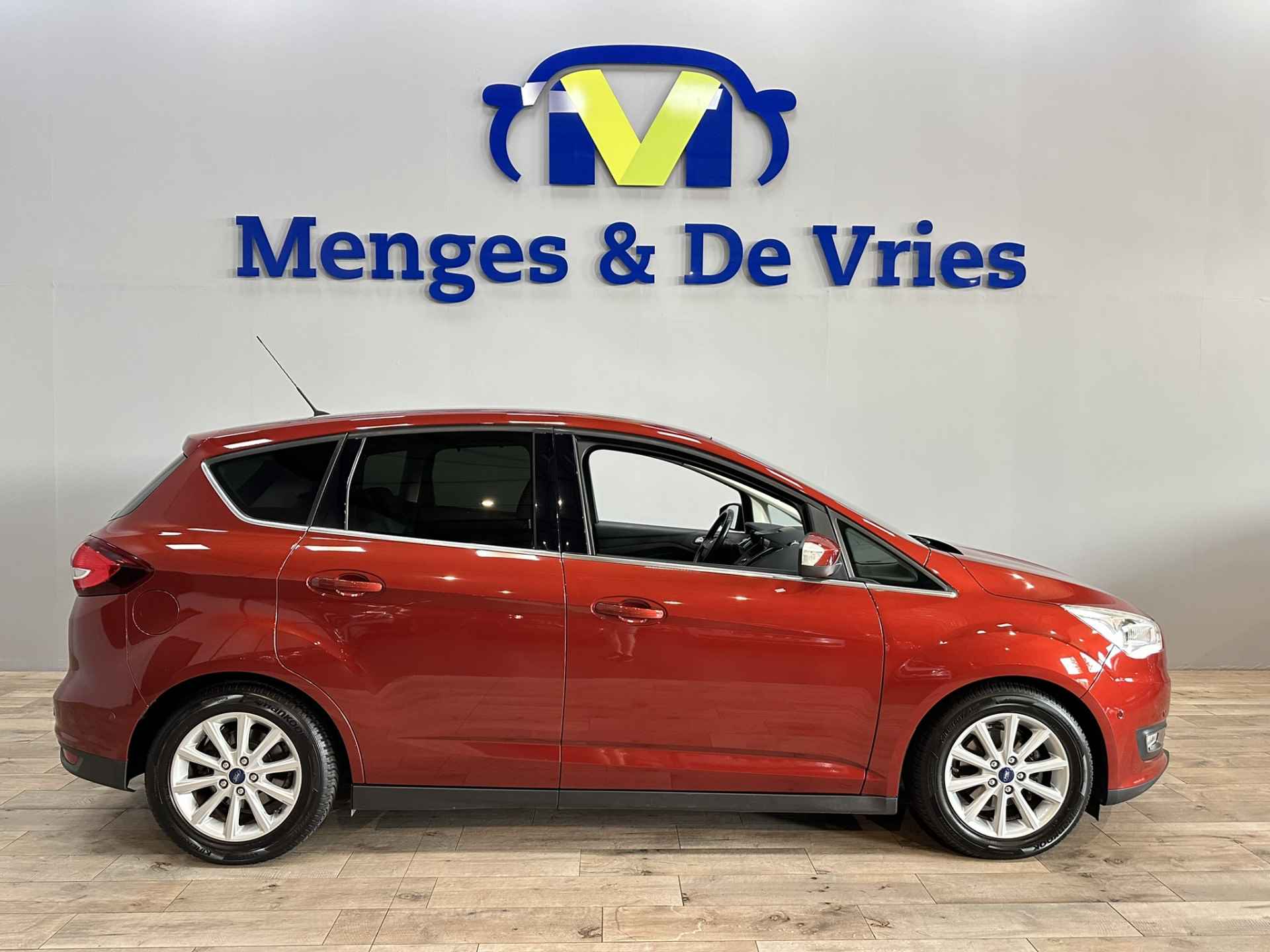 Ford C-MAX 1.0 Titanium Airco ECC | Navigatie | Cruise Control | Camera | Trekhaak | Stoelverwarming | Parkeerhulp | Isofix | - 2/45