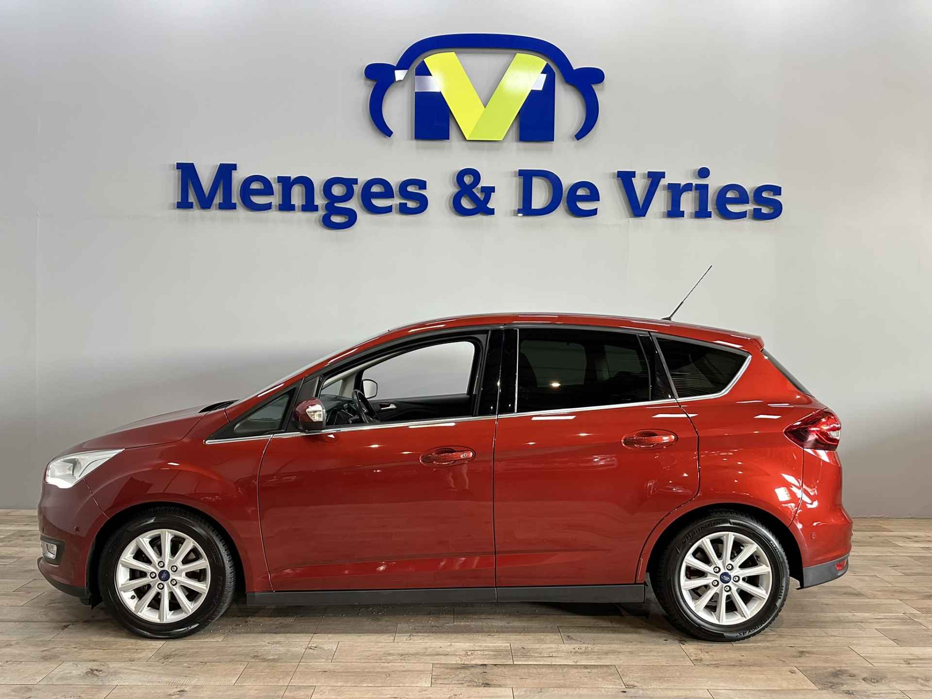 Ford C-MAX 1.0 Titanium Airco ECC | Navigatie | Cruise Control | Camera | Trekhaak | Stoelverwarming | Parkeerhulp | Isofix | - 6/45