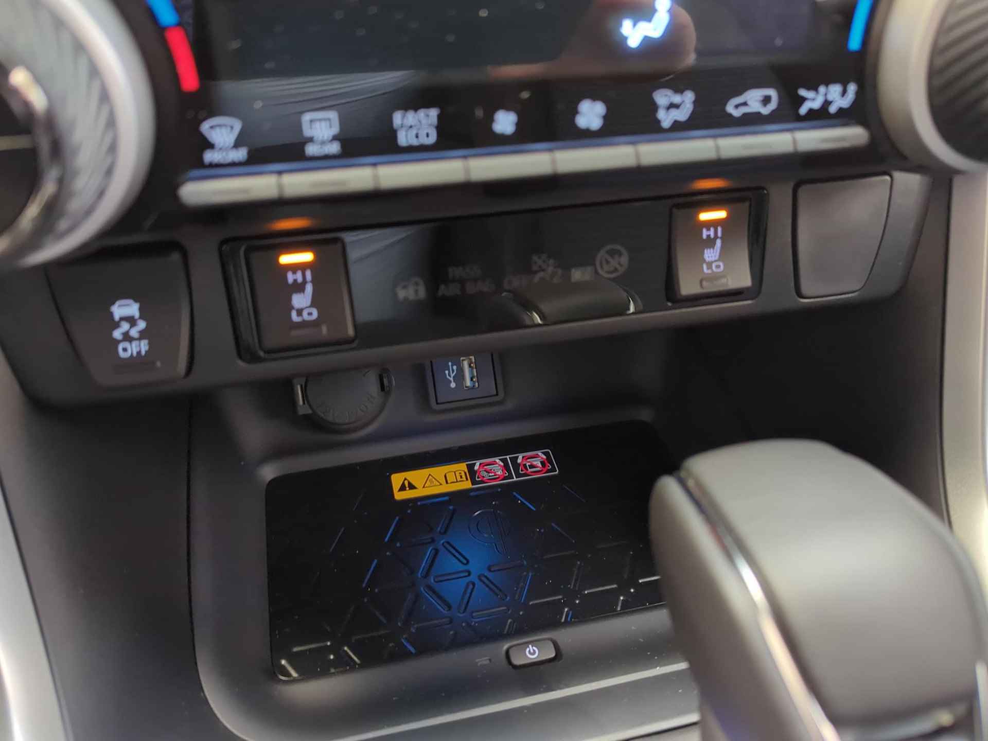 Toyota RAV4 2.5 Hybrid AWD Style | Black Edition | Innovation Pack | Apple Car Play / Android Auto | - 33/36