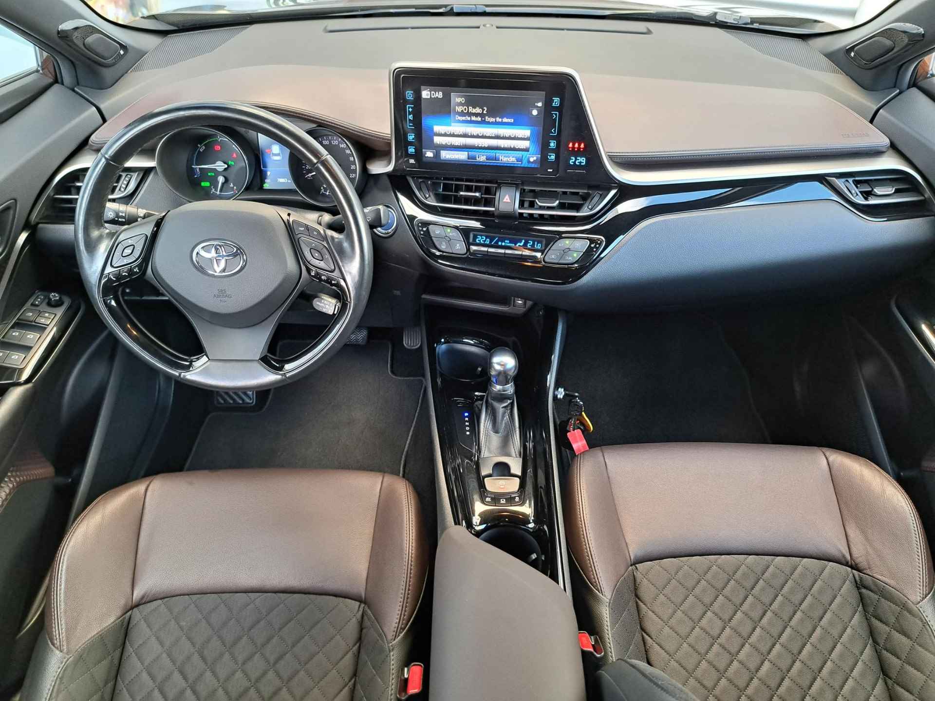 Toyota C-HR 1.8 Hybrid Executive Automaat - 8/26