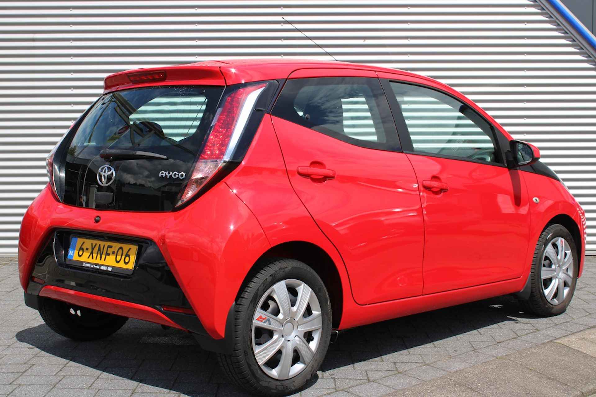 Toyota Aygo 1.0 VVT-i x-play Automaat - 5/30