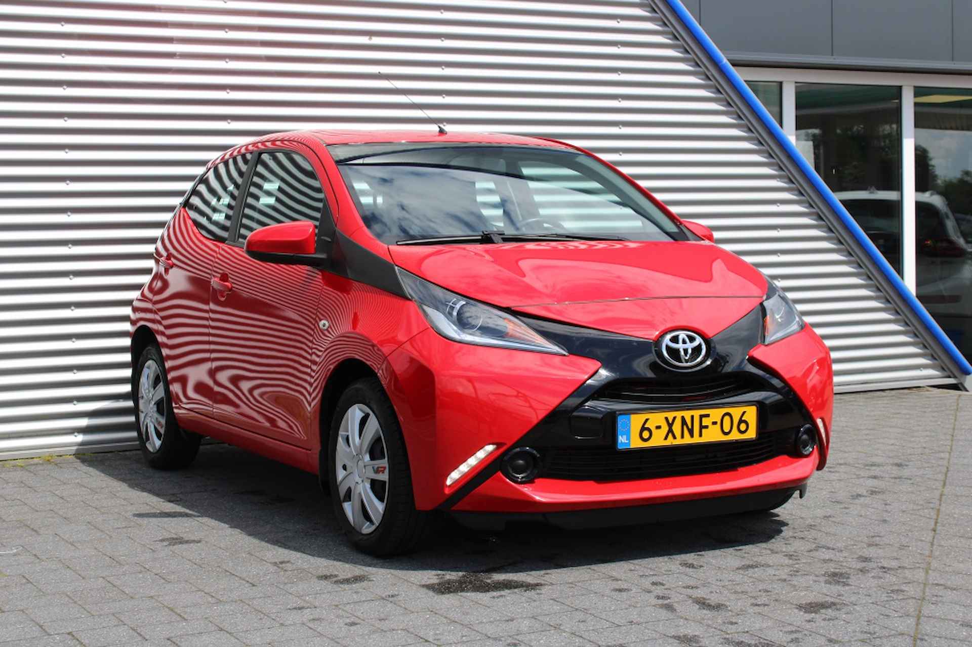 Toyota Aygo 1.0 VVT-i x-play Automaat - 7/30