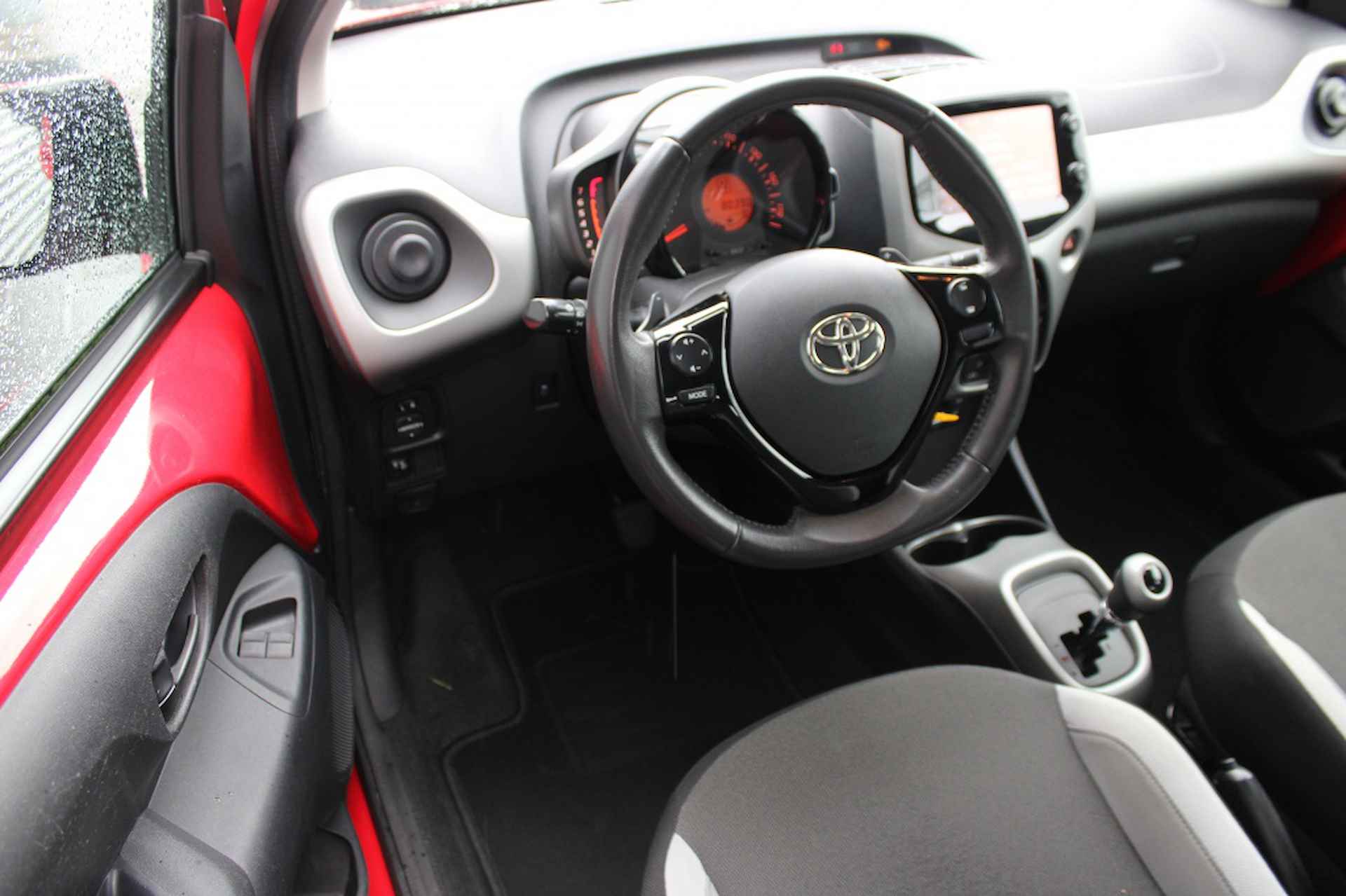 Toyota Aygo 1.0 VVT-i x-play Automaat - 10/30