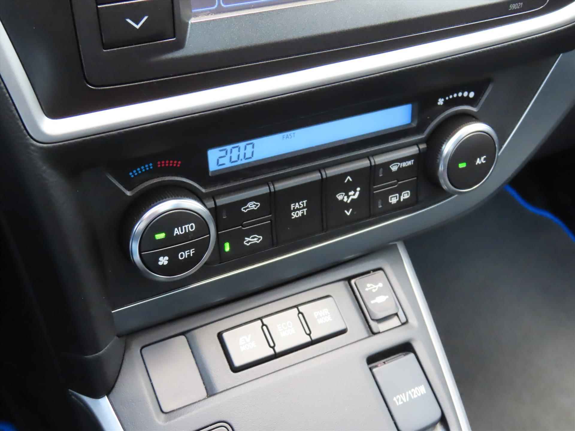 Toyota Auris 1.8 Hybrid 136pk CVT Lease/ Panoramadak/ Camera achter/ All season banden/ Navigatie/ Cruise control/ Bluetooth/ Origineel NL/ NAP - 21/39