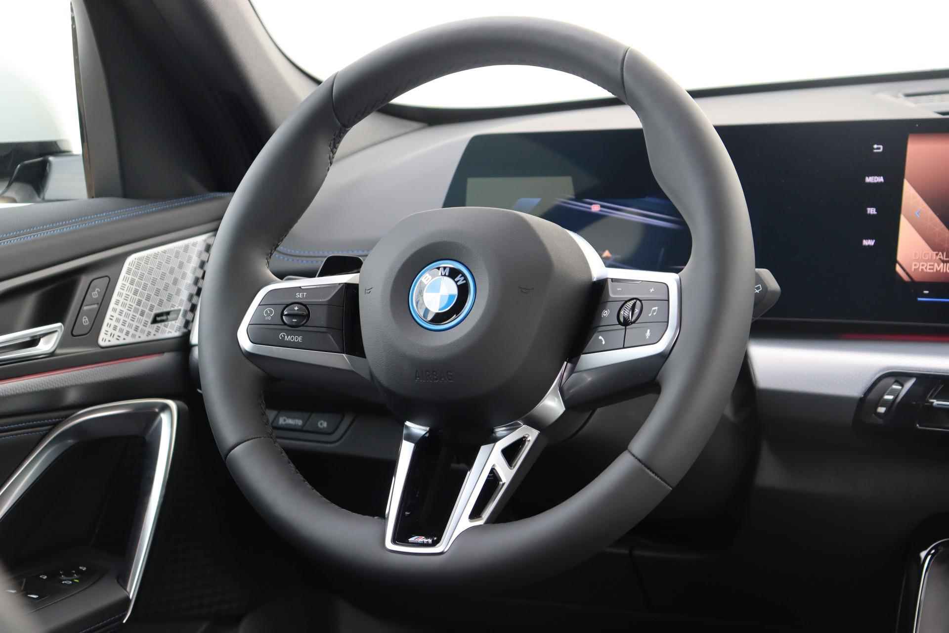 BMW iX1 eDrive20 67 kWh M-Sportpakket Premium Pack / Harman Kardon / M-sport Pro / Stoelverwarming / 19'' | Showroom Sale - 14/32