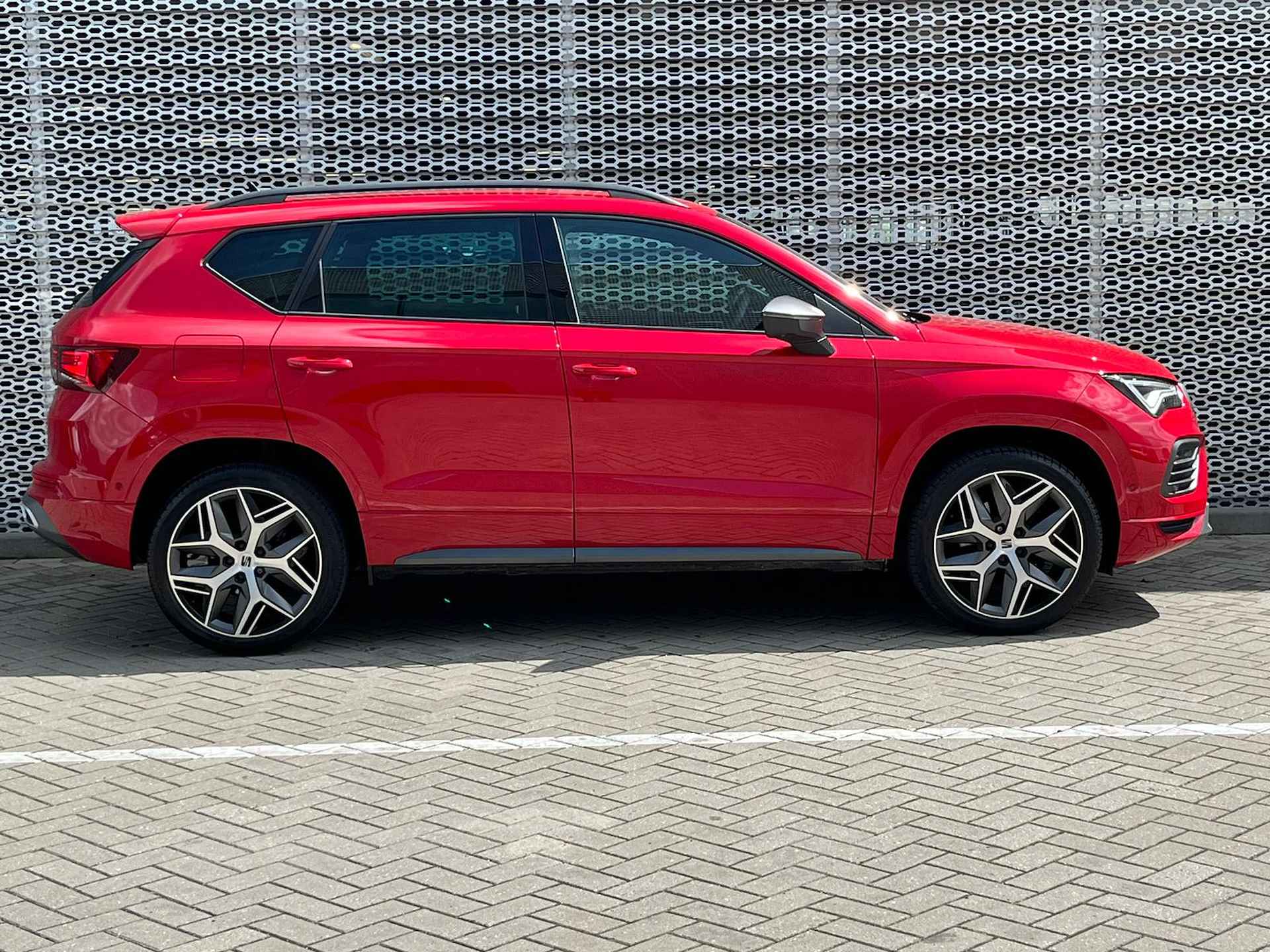 SEAT Ateca 1.5 TSI 150pk DSG FR / Facelift / Panoramadak / Virtual Cockpit / 19" LMV / Trekhaak Elek. / Beats Audio / Navi / Camera / Keyless / Stuur en Stoelverwarming / LED ** - 9/36