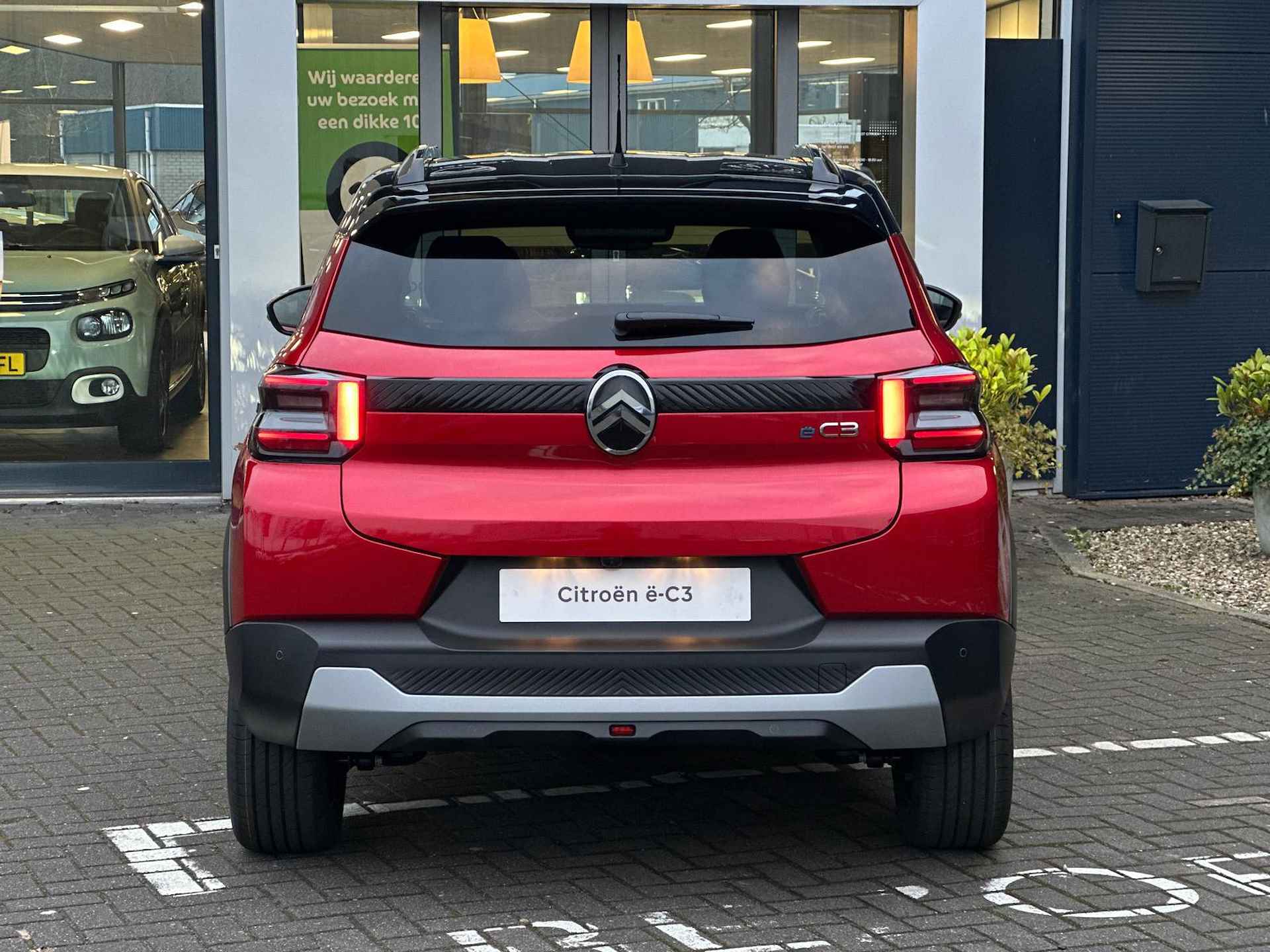 Citroen Ë-C3 Max 44 kWh | Comfort Stoelen | Parkeercamera/-sensoren | Draadloze telefoonlader | Apple Carplay/Android Auto | Full LED | Navigatie | Climate Control | - 7/34