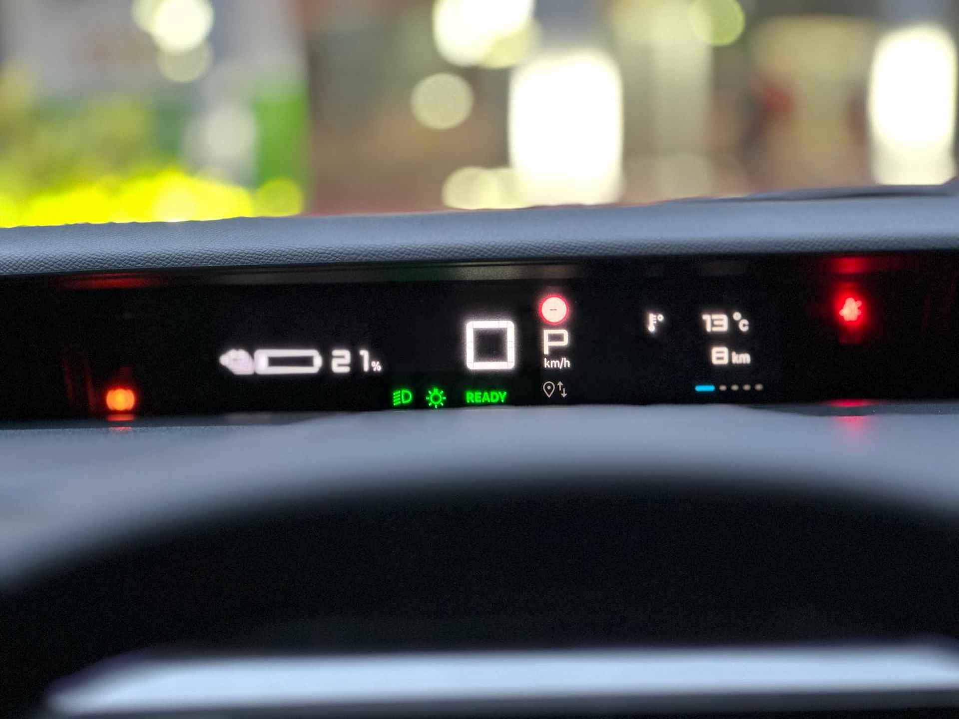 Citroen Ë-C3 Max 44 kWh | Comfort Stoelen | Parkeercamera/-sensoren | Draadloze telefoonlader | Apple Carplay/Android Auto | Full LED | Navigatie | Climate Control | - 27/34