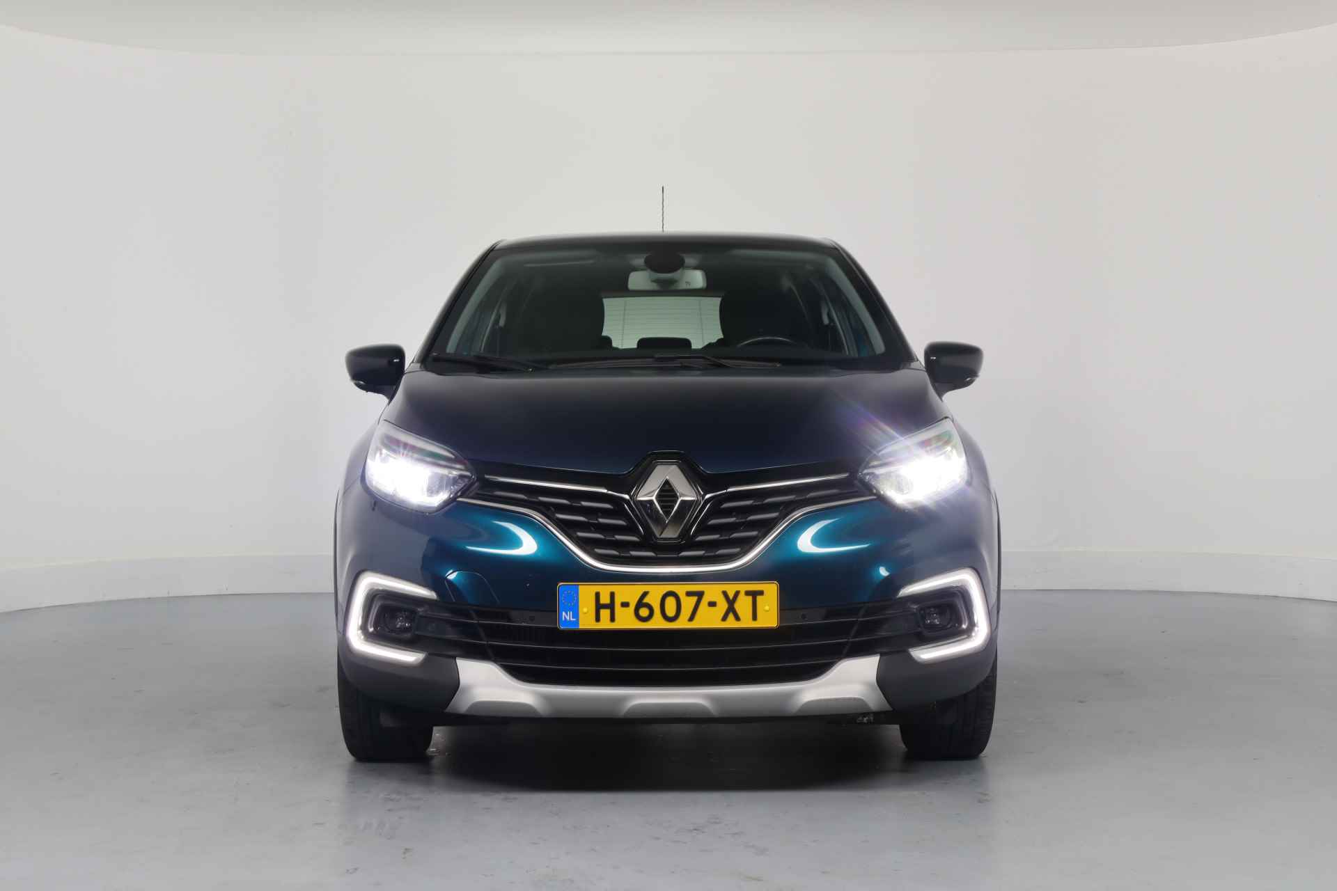 Renault Captur 1.3 TCe Intens | Automaat | Trekhaak | Panoramadak | Camera | Climate Control | Navigatie | Keyless | Led | Dealer Onderhouden - 3/43