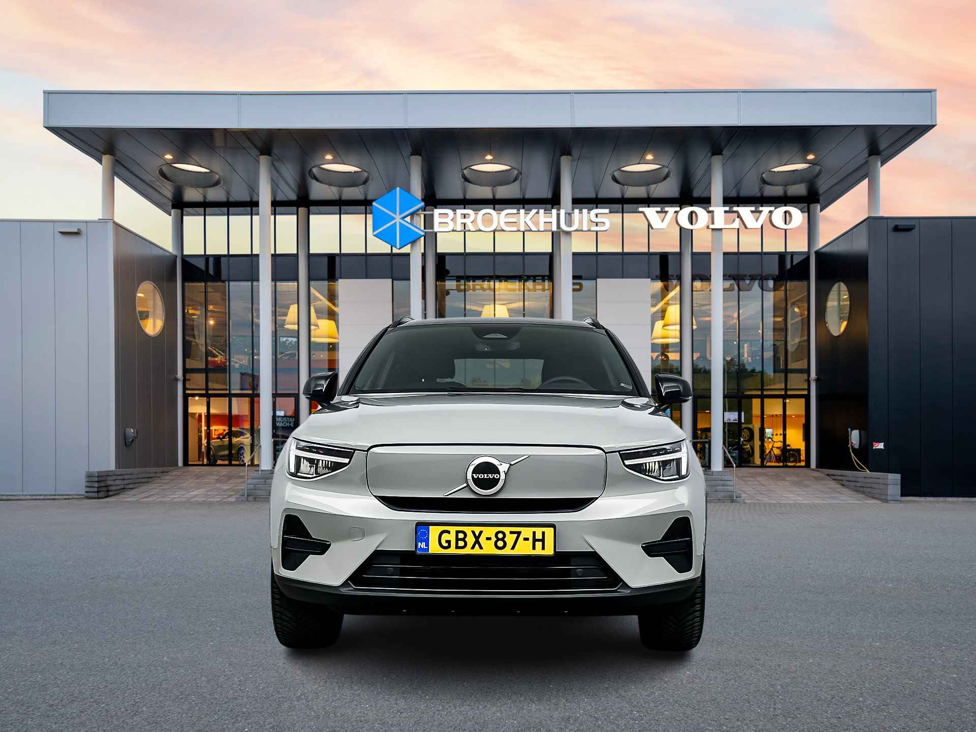 Volvo XC40 Extened Range 82kW Core | Adaptieve Cruise | BLIS | Stuur/Stoelverwarming | Getint glas | Parkeercamera - 6/33