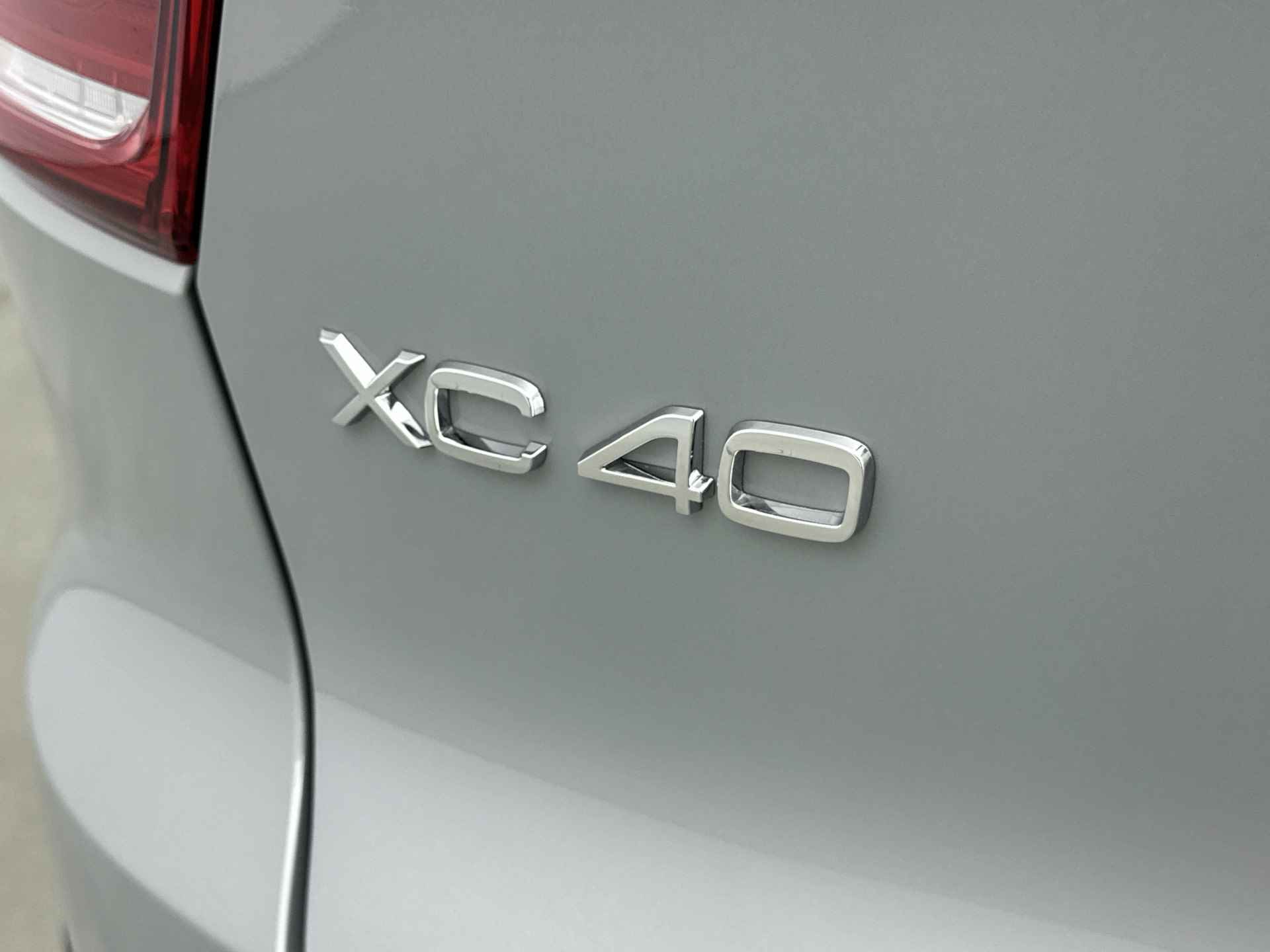 Volvo XC40 Extened Range 82kW Core | Adaptieve Cruise | BLIS | Stuur/Stoelverwarming | Getint glas | Parkeercamera - 31/33