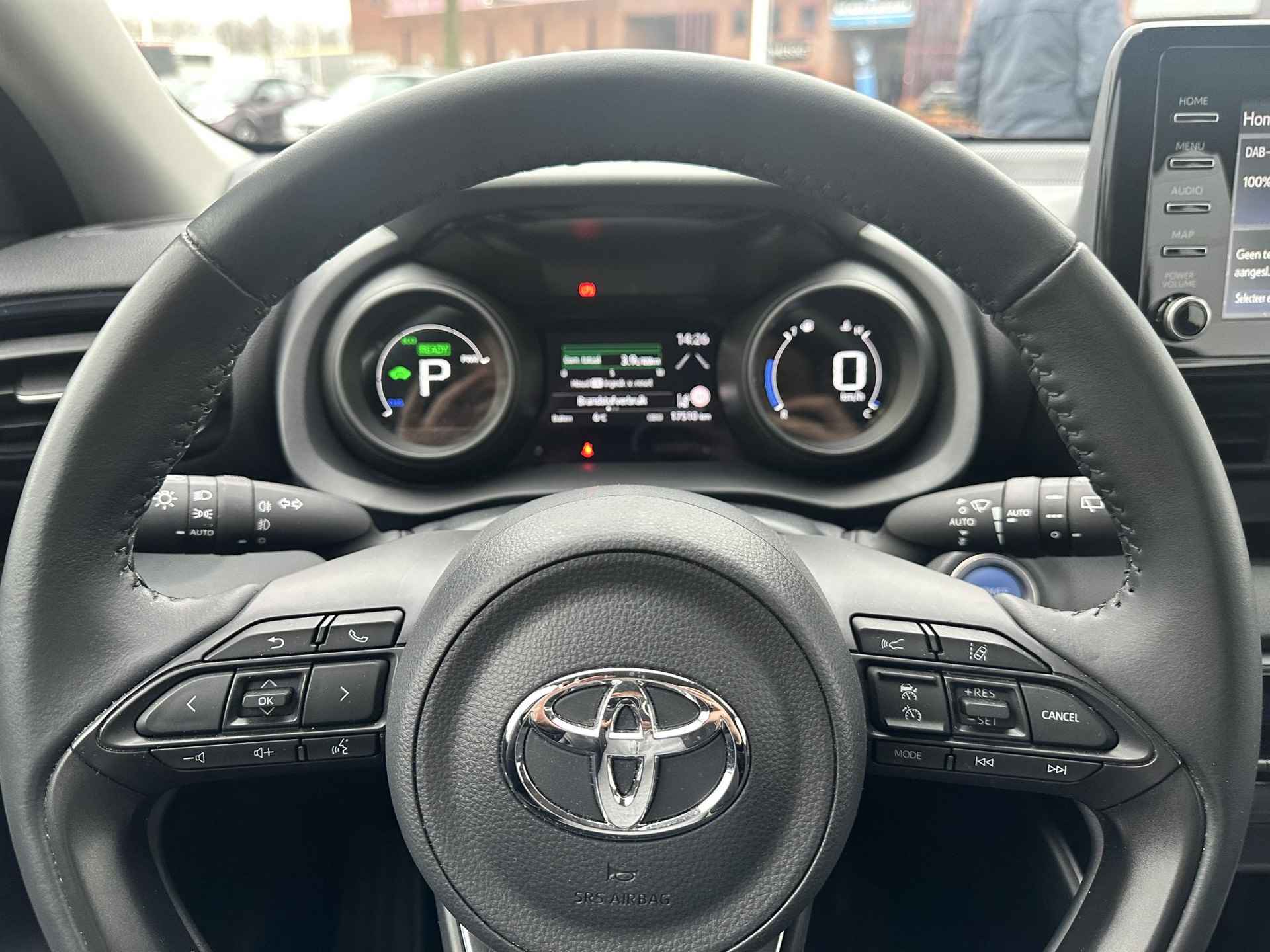 Toyota Yaris 1.5 Hybrid Dynamic - 13/18