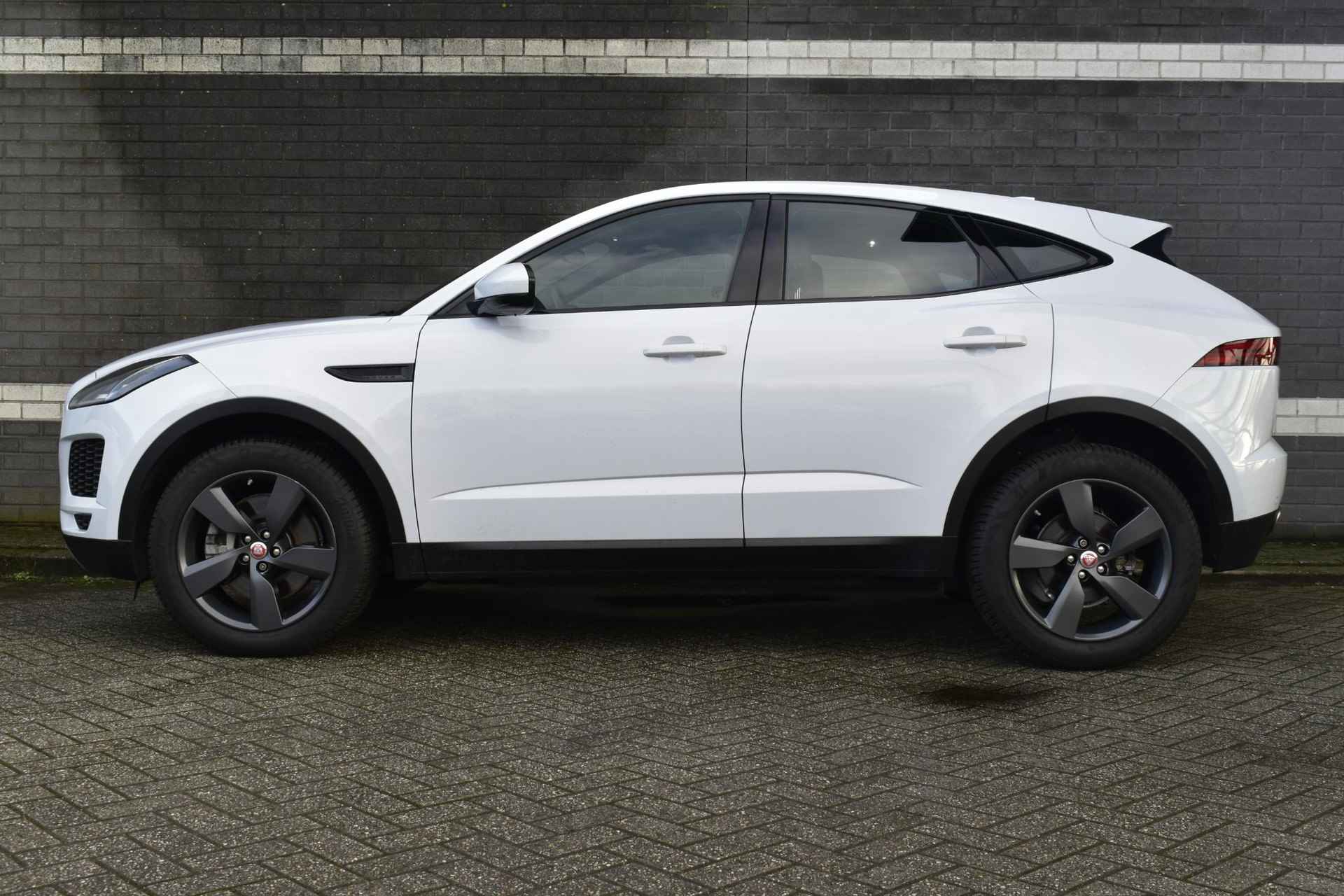 Jaguar E-PACE 2.0 P200 AWD S / Panoramdadak / Stoelverw. / 19'' Inch - 6/38