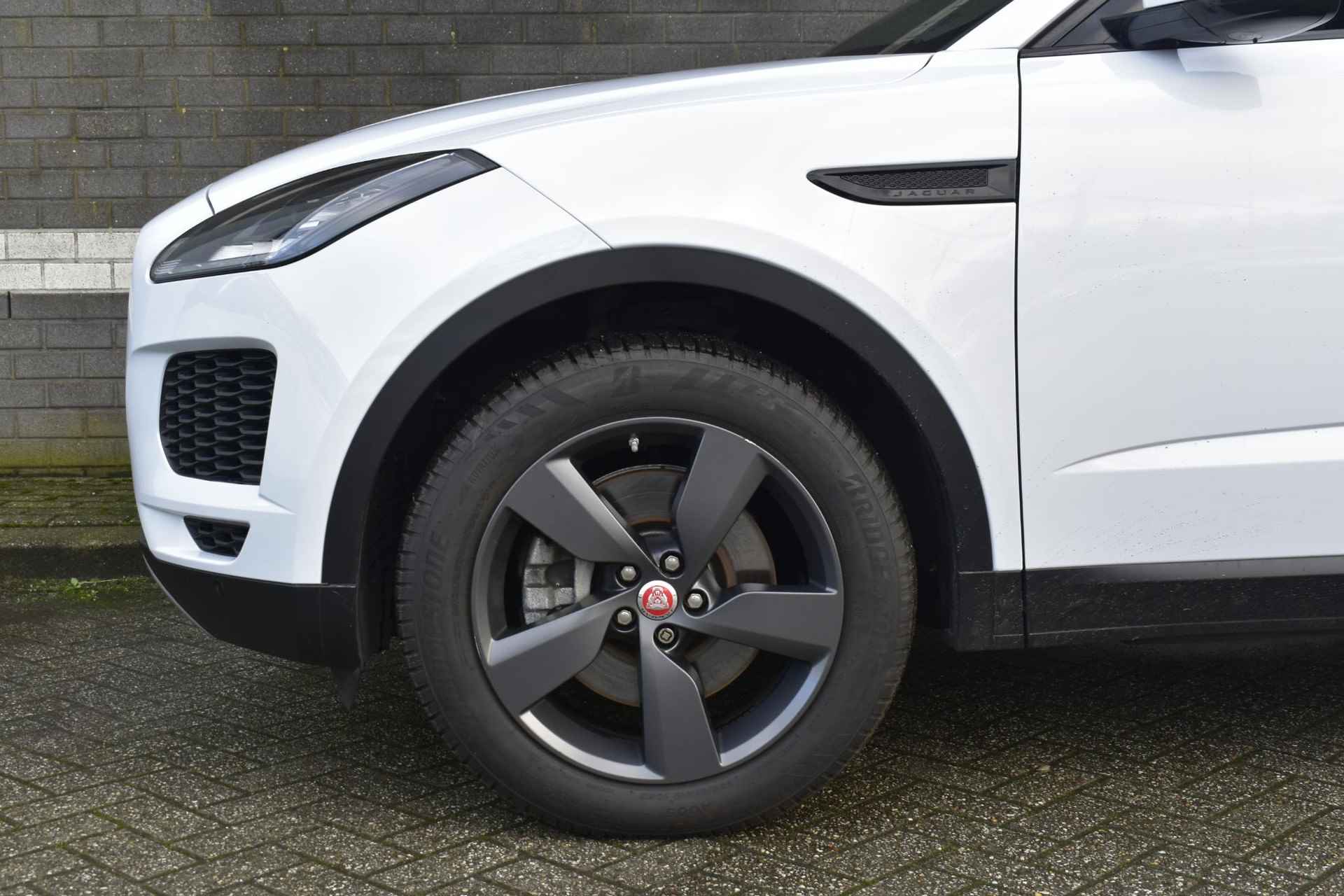 Jaguar E-PACE 2.0 P200 AWD S / Panoramdadak / Stoelverw. / 19'' Inch - 34/38