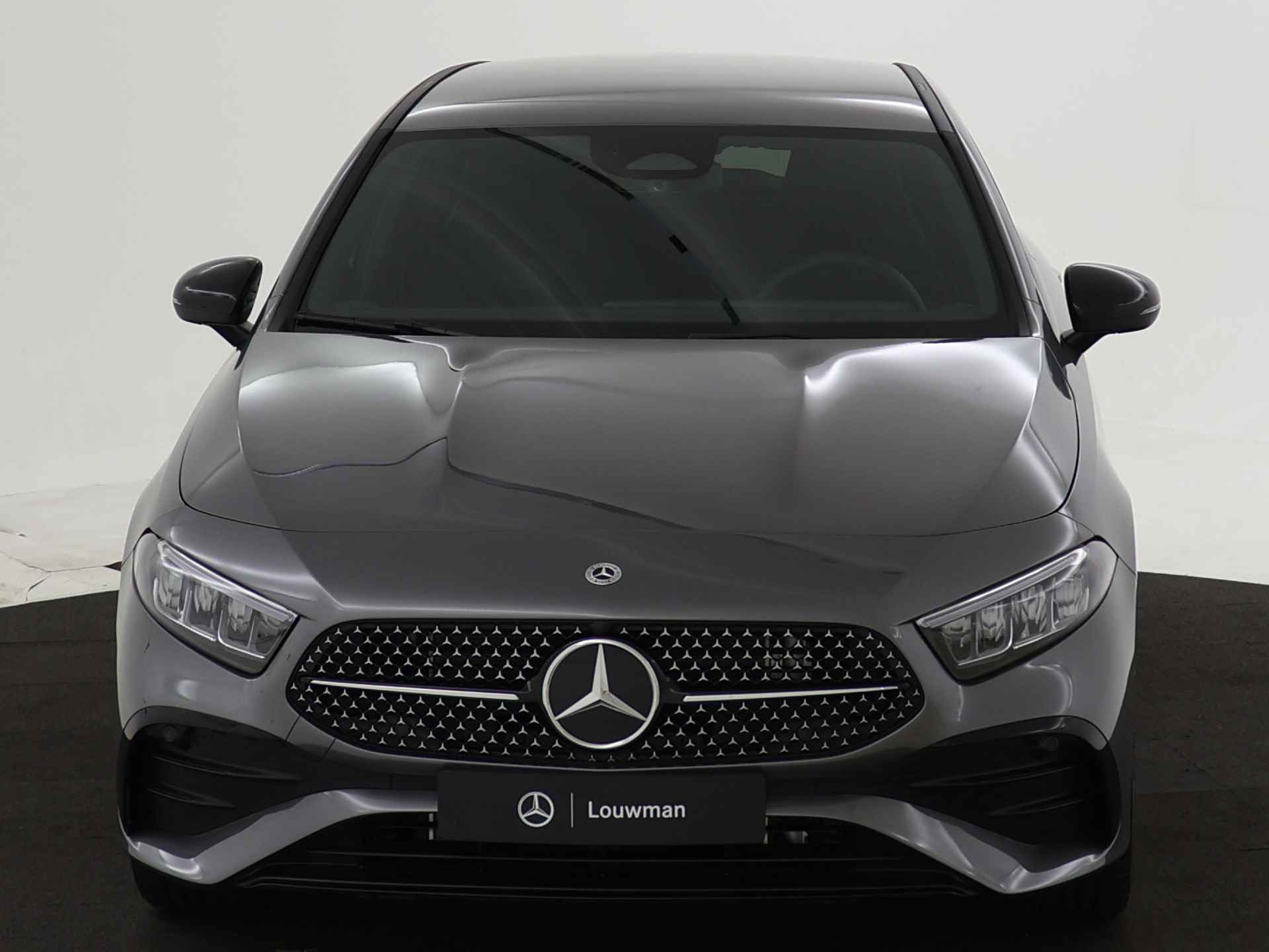 Mercedes-Benz A-Klasse 250 e AMG Line | Nightpakket | Premium Pack | Extra USB-poorten | KEYLESS GO | Dodehoekassistent | Sfeerverlichting | Verwarmde stoelen vooraan | Parkeerpakket met achteruitrijcamera | - 22/39