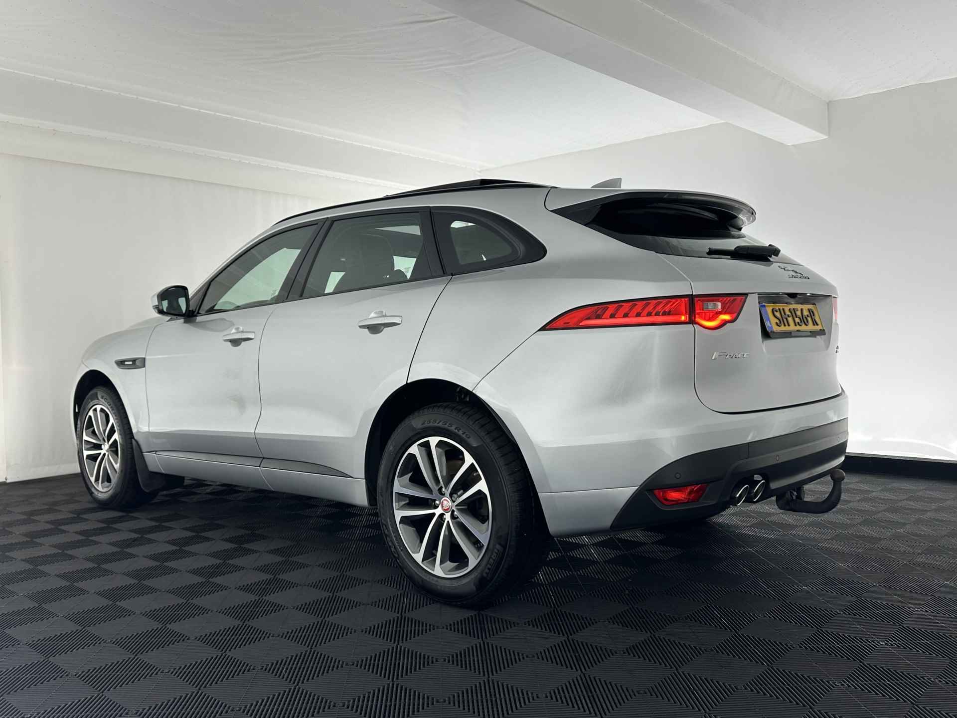 Jaguar F-Pace 2.0 Portfolio AWD 20d [ ! MOTOR-DEFECT ! ] Aut. *PANO | WINDSOR-VOLLEDER | BI-XENON | MERIDIAN-SOUND | VIRTUAL-COCKPIT | NAVI-FULLMAP | CAMERA | ECC | PDC | CRUISE |  SPORT-SEATS | 19"ALU* - 4/33