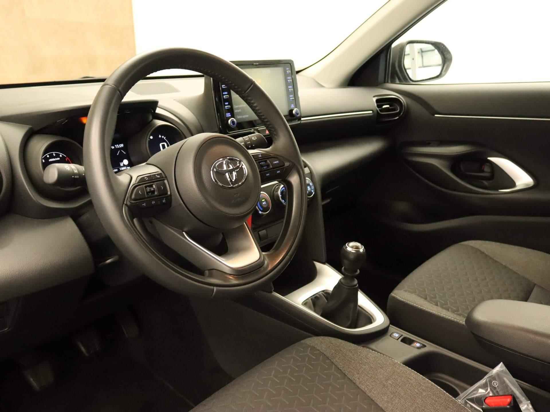 Toyota Yaris Cross 1.5 VVT-I Active - ORIGINEEL NEDERLANDSE AUTO - VASTE TREKHAAK (1350 KG GEREMD TREKGEWICHT) - PARKEERSENSOREN VOOR EN ACHTER - ADAPTIVE CRUISE CONTROL - ACHTERUITRIJ CAMERA - 3/29