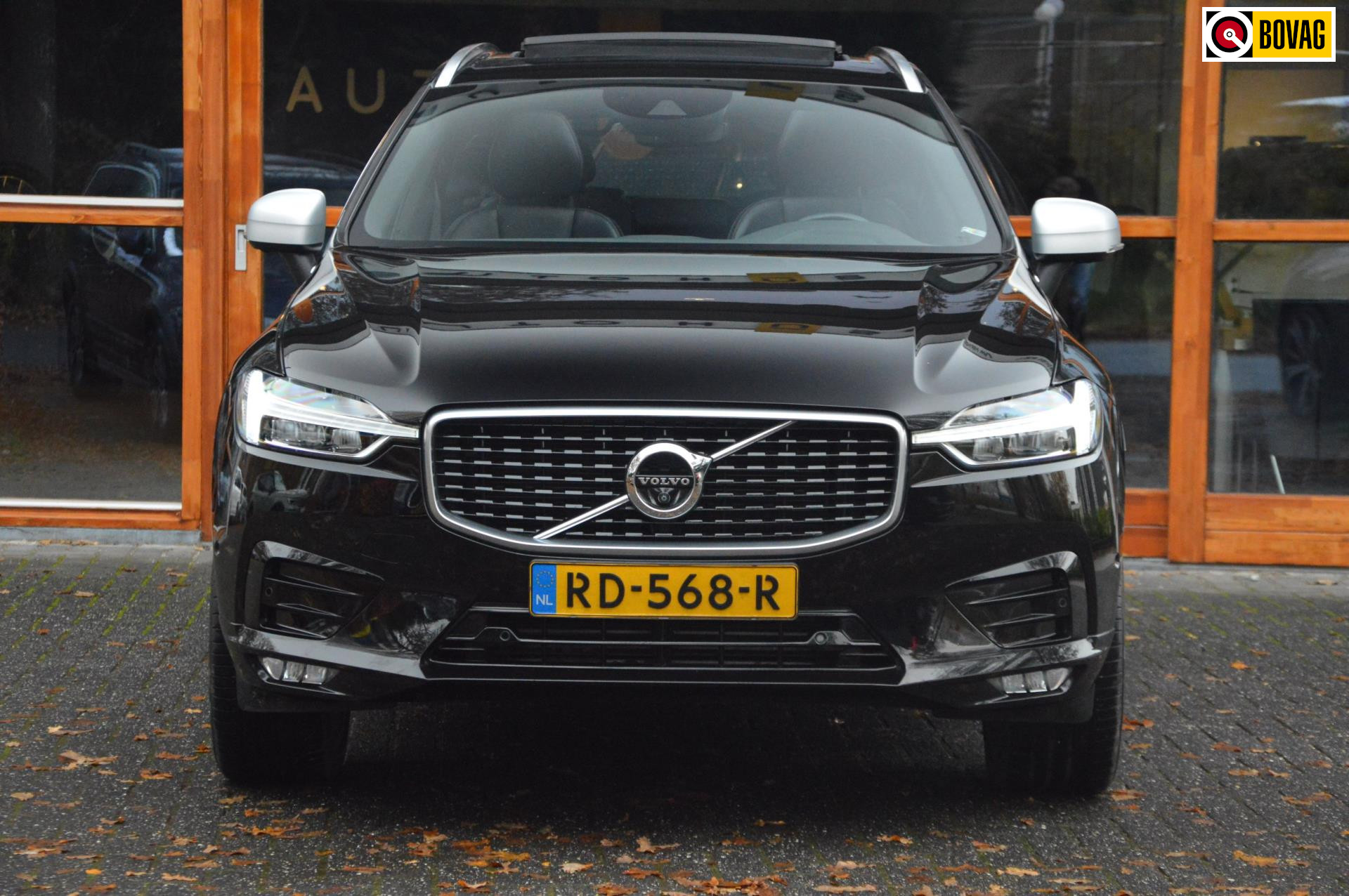 Volvo XC60 2.0 D4 AWD R-Design | 360º Camera | Stoelventilatie | Pilot-Assist | BLIS | Rondom Stoelverwarming | Trekhaak 2400kg |