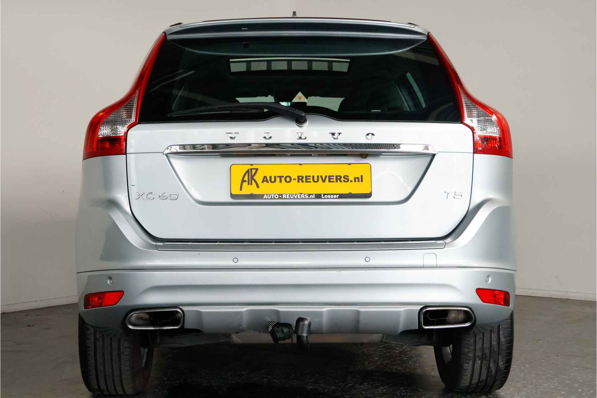 Volvo XC60 2.0 T5 FWD Polar+ / Pano / Leder / Standkachel / BiXenon / Trekhaak - 8/26