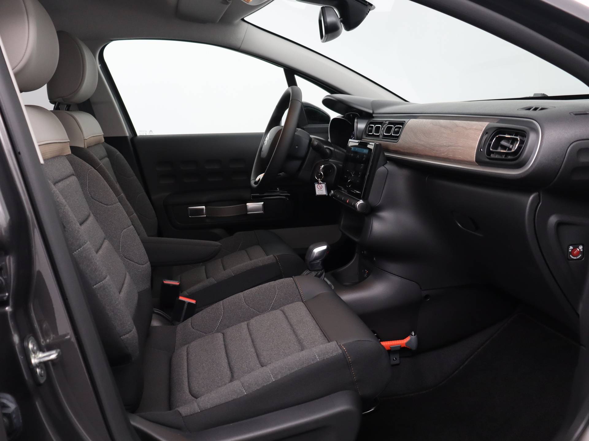 Citroën C3 110 PureTech Shine EAT6 | Rijklaar | Automaat | Achteruitrijcamera | Navigatie | 17"Lichtmetalen velgen | - 6/25
