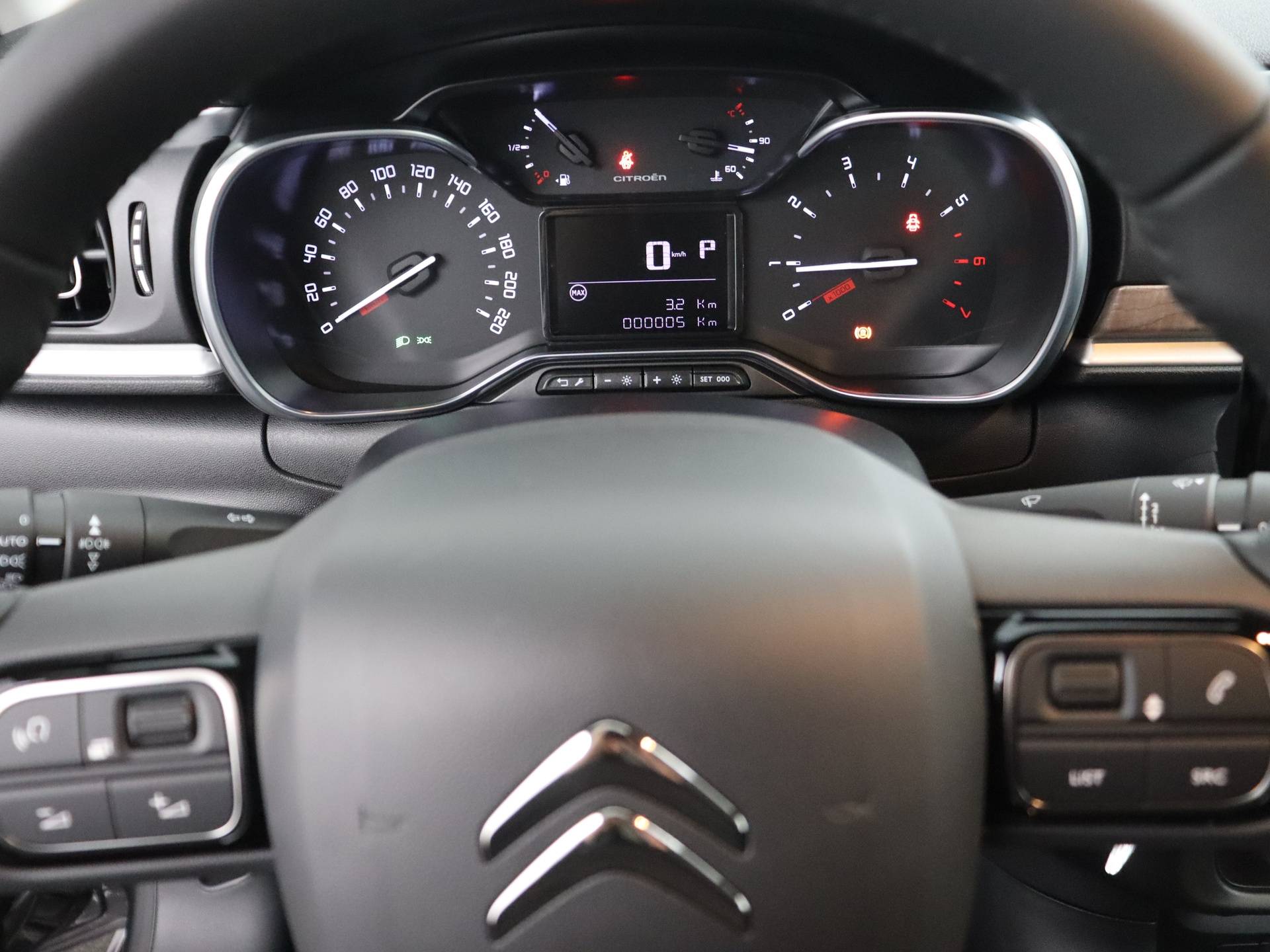 Citroën C3 110 PureTech Shine EAT6 | Rijklaar | Automaat | Achteruitrijcamera | Navigatie | 17"Lichtmetalen velgen | - 13/25