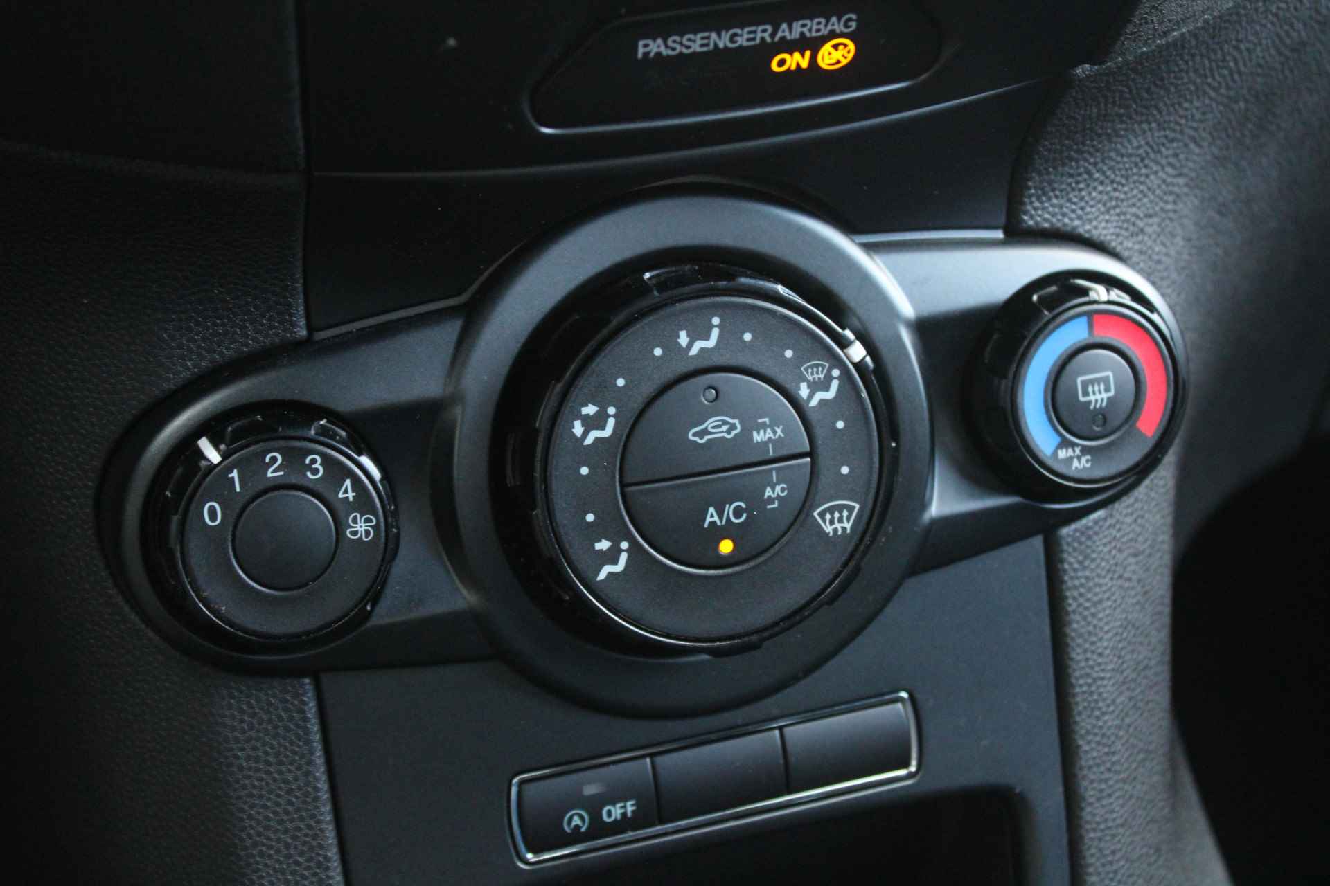 Ford Fiesta 1.0 100pk Hot Hatch | 100 % dealer o.h. | Privacy-Glass | Spoiler | Cruise | Navigatie incl. Bluetooth - 11/23