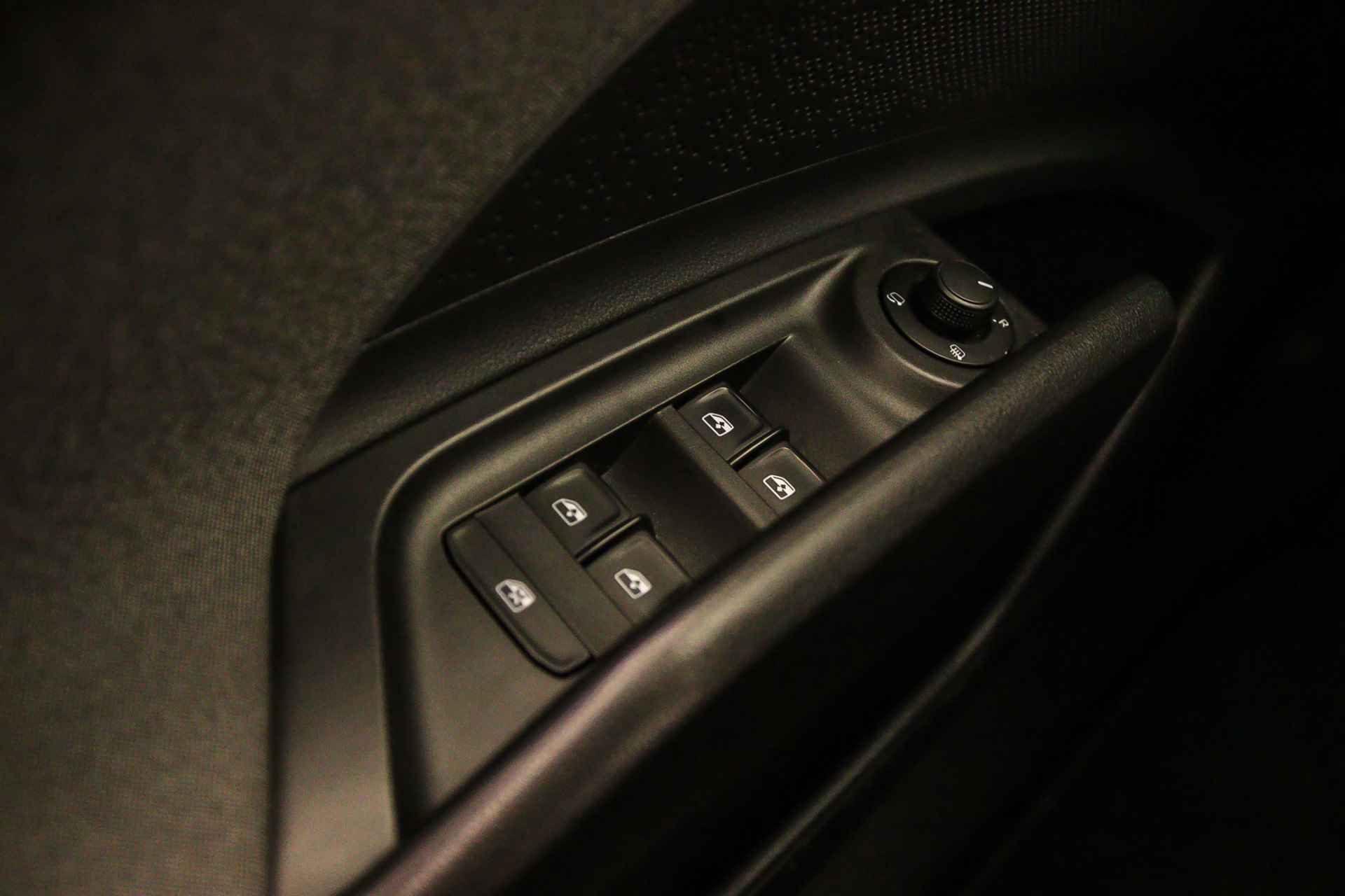 Škoda Enyaq iV 60 180pk Automaat Achteruitrijcamera, Cruise control, Airco, Navigatie, DAB, Parkeersensoren, LED verlichting, App connect - 13/42