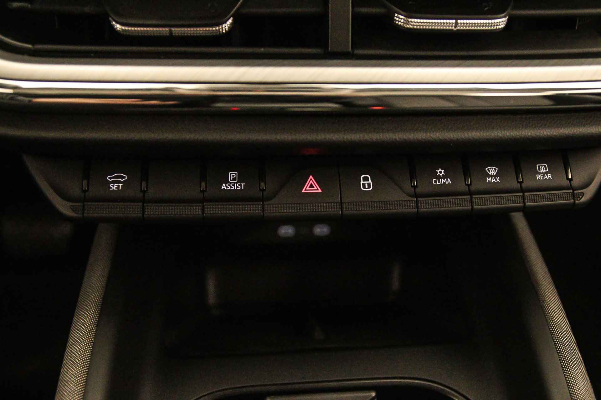 Škoda Enyaq iV 60 180pk Automaat Achteruitrijcamera, Cruise control, Airco, Navigatie, DAB, Parkeersensoren, LED verlichting, App connect - 19/42