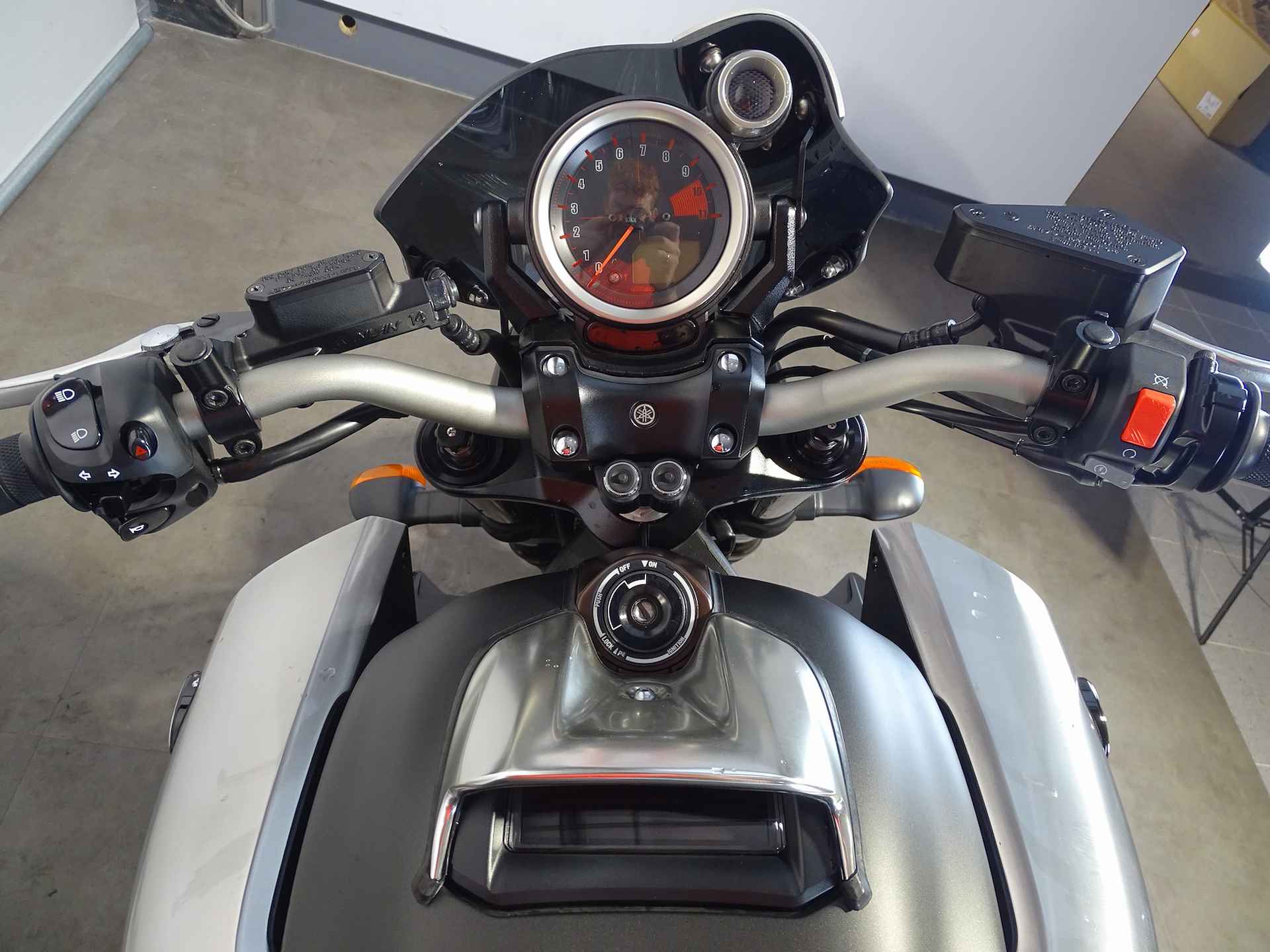 Yamaha V-MAX - 7/9