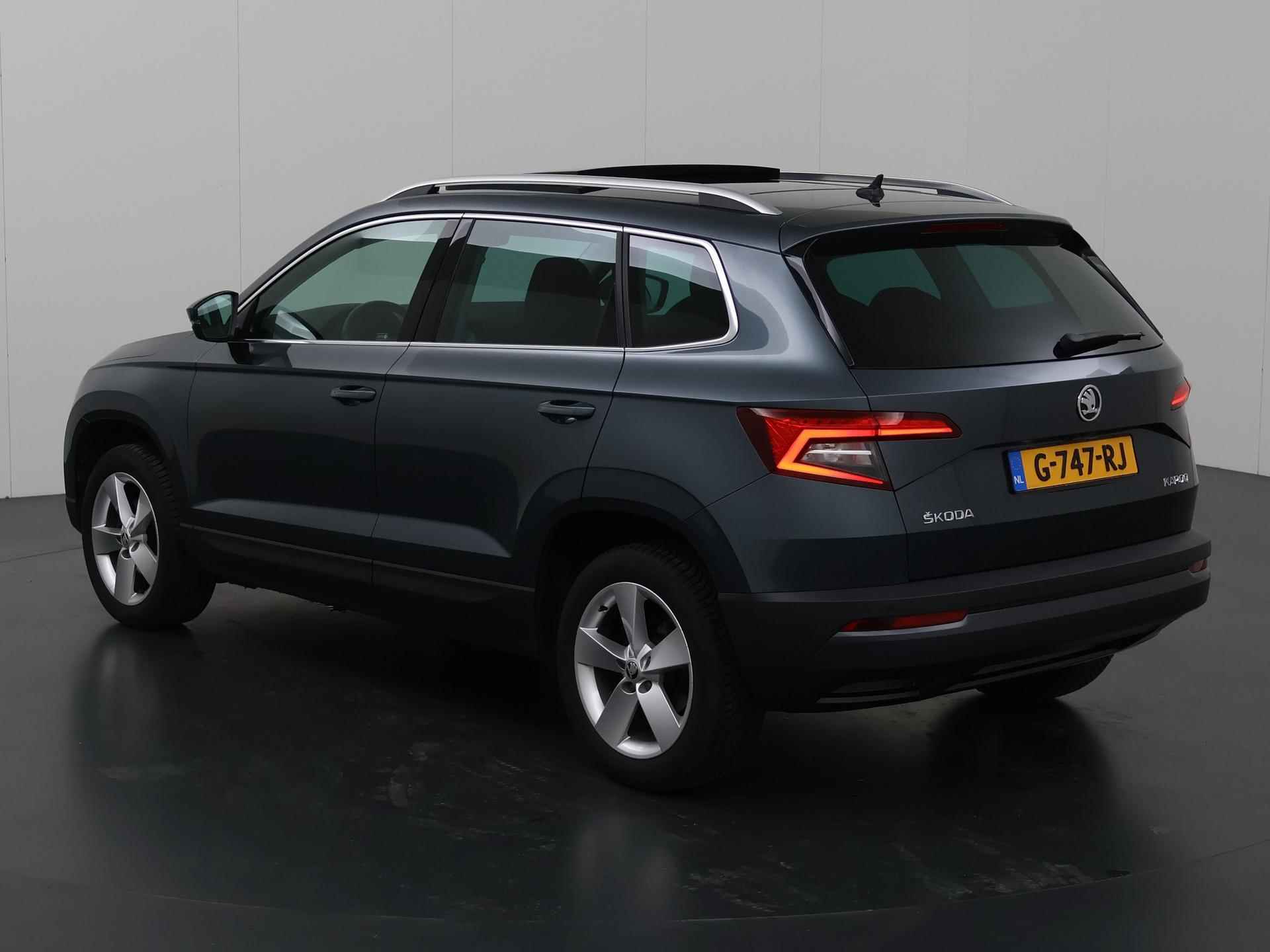 Skoda Karoq 1.0 TSI Ambition Business | Trekhaak | Panoramadak | Virtual Cockpit | Parkeercamera | Navigatie | Stoelverwarming | Climate Control | DAB | - 23/39