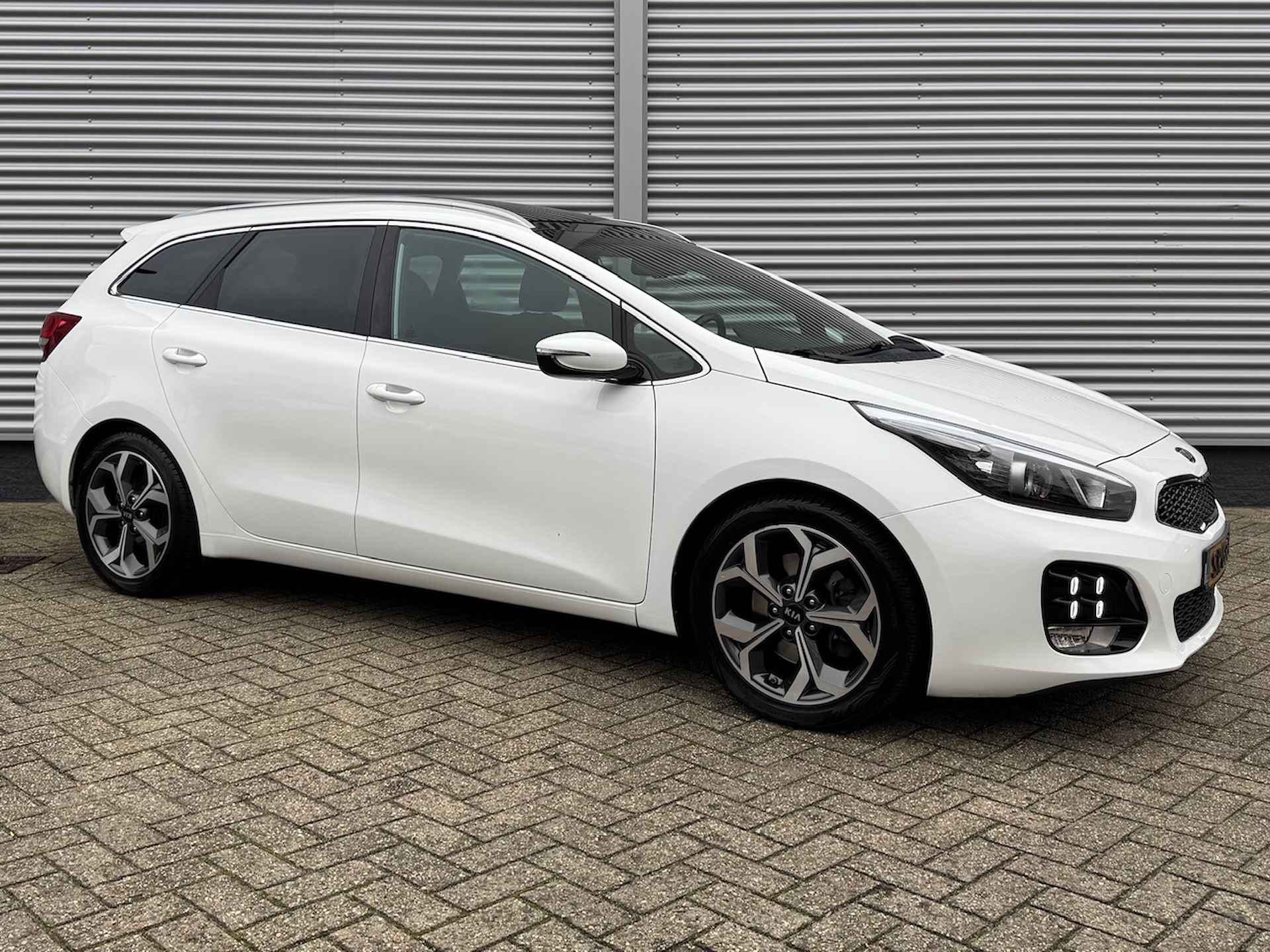 Kia Cee D 1.0 T-GDi 120PK GT-Line Edition | Schuif/Kanteldak | Stoel/Stuurwielverwarming | Navigatie | Climate Control | - 7/41