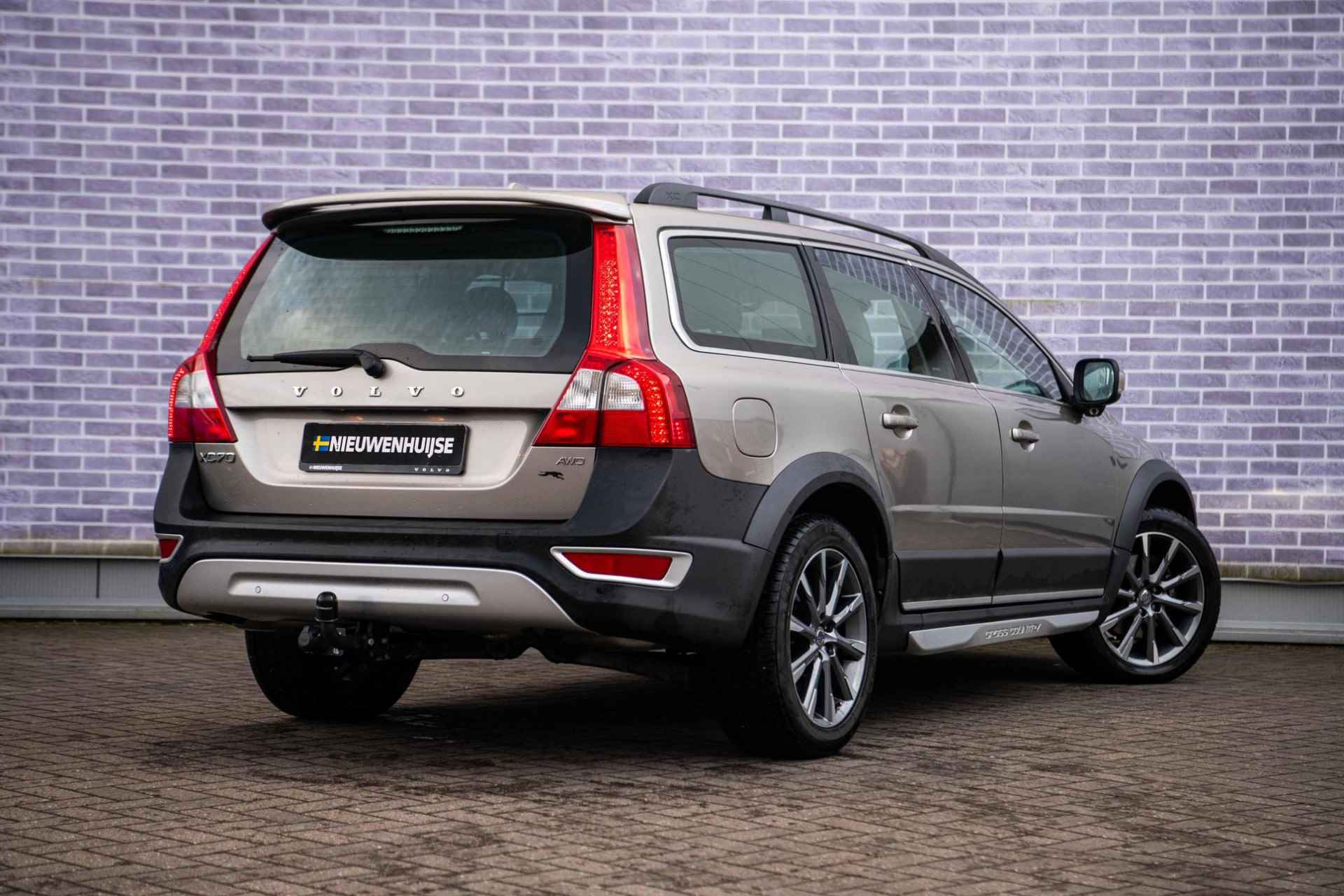 Volvo XC70 3.2 Summum | Trekhaak | Schuif/Kantel dak | Adaptive Cruise | BLIS | Parkeersensoren | Memory Seats | Leer | Stoelverwarming | - 4/34