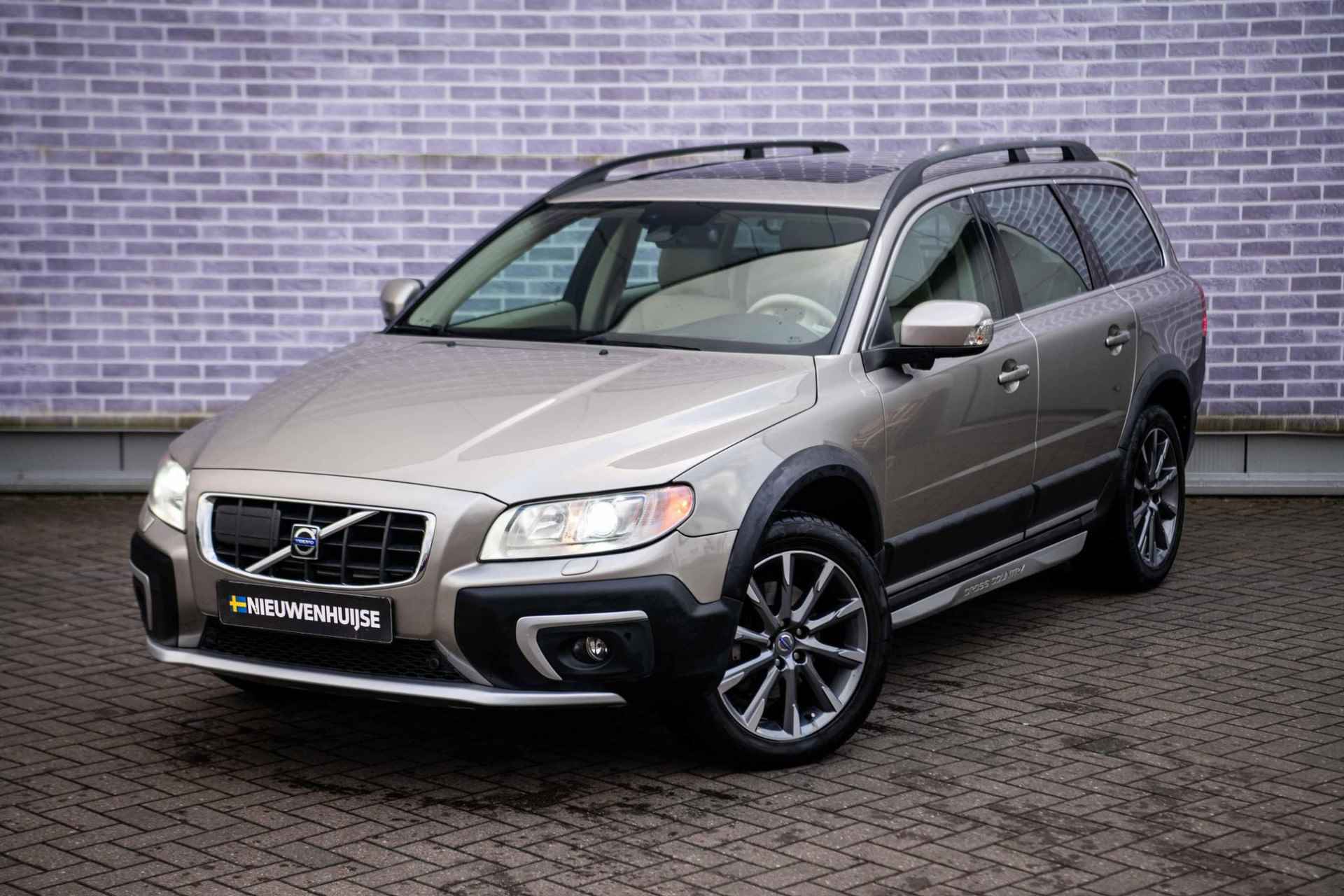 Volvo XC70 3.2 Summum | Trekhaak | Schuif/Kantel dak | Adaptive Cruise | BLIS | Parkeersensoren | Memory Seats | Leer | Stoelverwarming | - 18/34