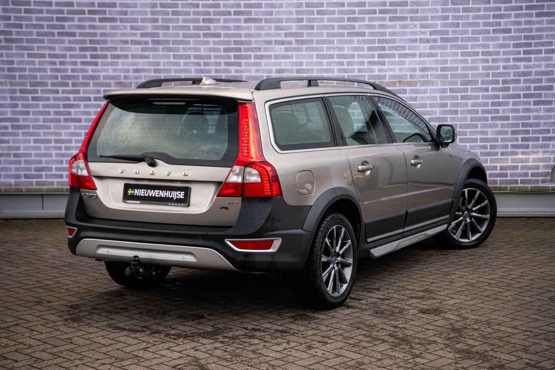 Volvo XC70 3.2 Summum | Trekhaak | Schuif/Kantel dak | Adaptive Cruise | BLIS | Parkeersensoren | Memory Seats | Leer | Stoelverwarming | - 19/34