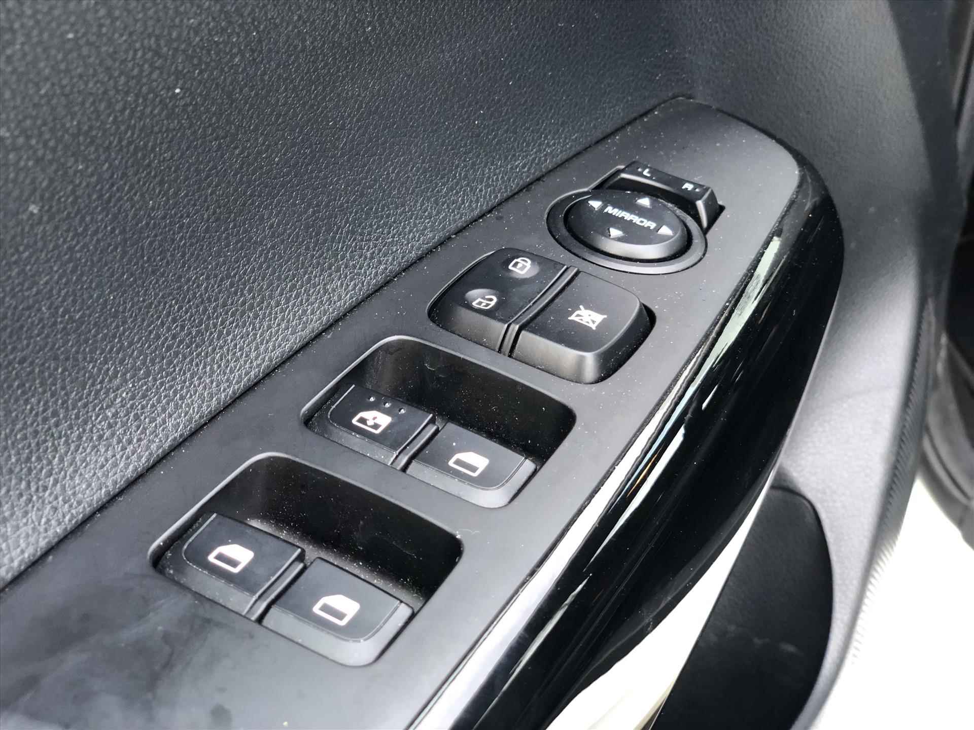 Kia Picanto 1.0 DPi DynamicLine | Eerste eigenaar, Apple CarPlay/Android Auto, Cruise control, Parkeercamera, Lichtmetalen velgen, Airco - 22/33