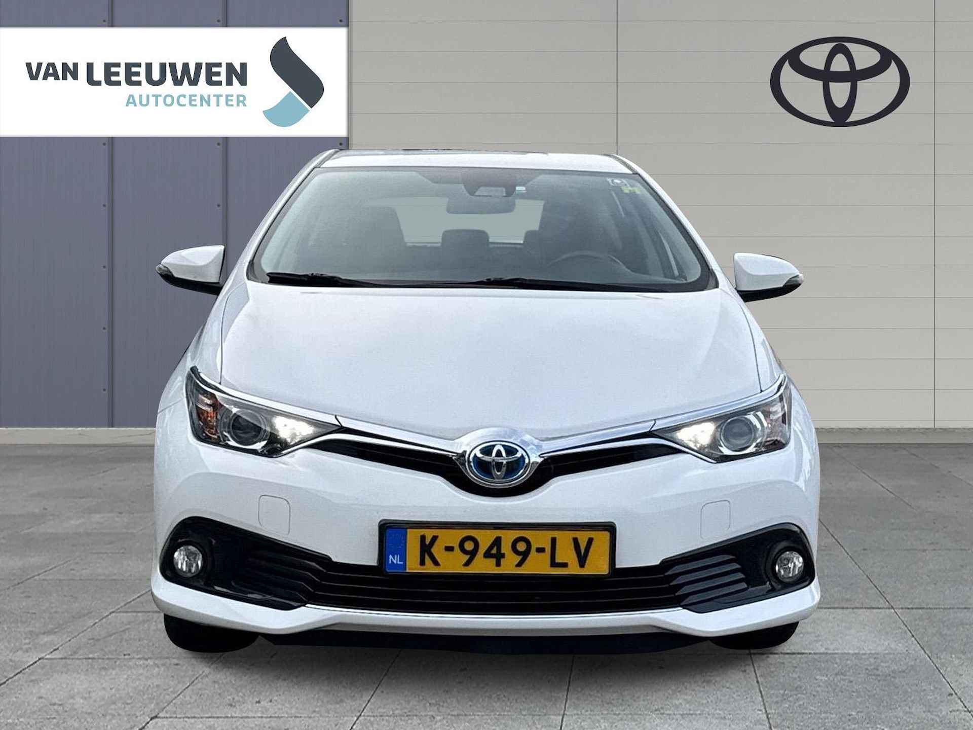 Toyota Auris 1.8 Hybrid Aspiration - 2/17