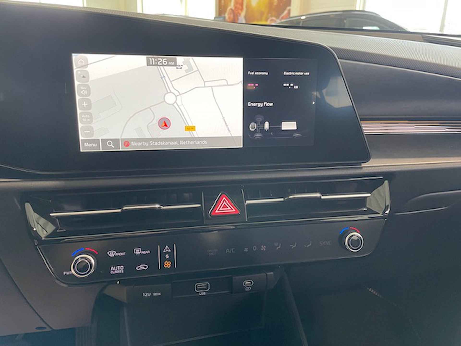Kia Niro 1.6 GDi Hybrid DynamicLine - Stof/leder - Parkeersensoren voor en achter - Navigatie - Camera - Carplay Fabrieksgarantie Tot 2031 - 24/38