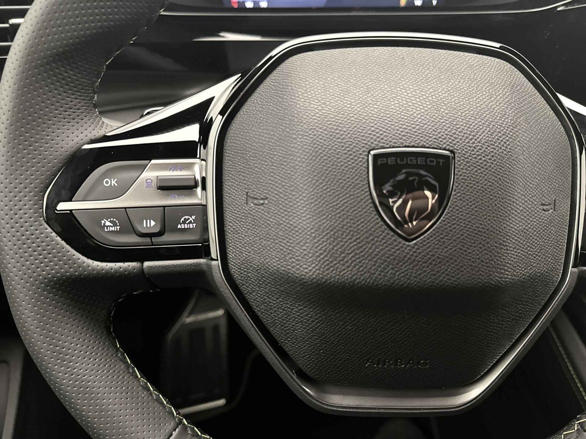 Peugeot 408 GT Hybrid 136pk Automaat | Uit voorraad leverbaar | Navigatie | Achteruitrijcamera | Matrix LED koplampen | Leder/Alcantara | Handsfree Achterklep | Adaptieve Cruise Control | Keyless | Dodehoeksensor | Parkeersensoren v+a | FOCAL Premium HiFi | Donker getint glas | 19" lichtmetalen velgen | - 17/32