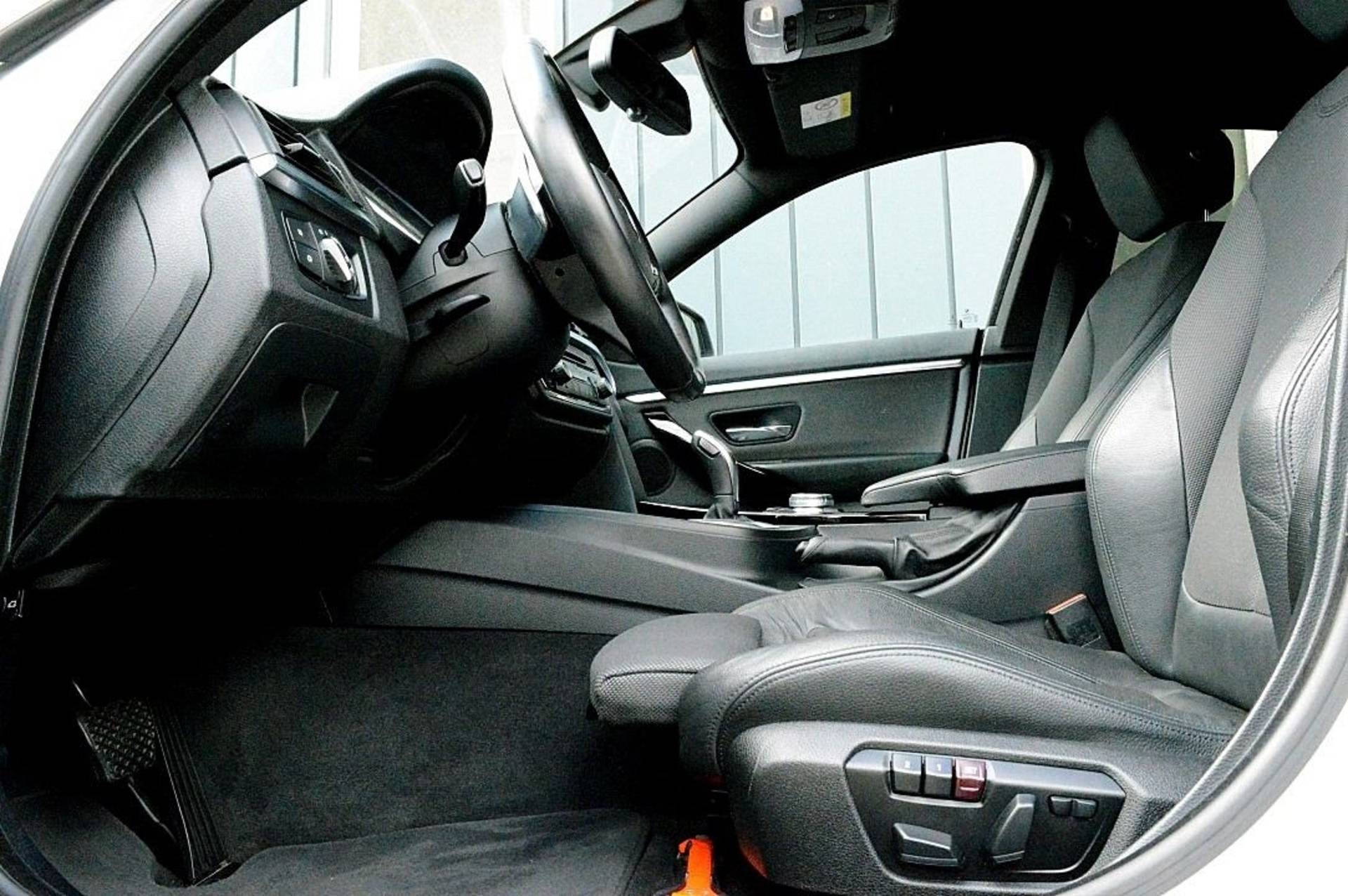 BMW 4 Serie Gran Coupé 435i Executive Rijklaarprijs-Garantie  Navigatie Leder Sport Interieur 19 Inch Xenon - 12/39